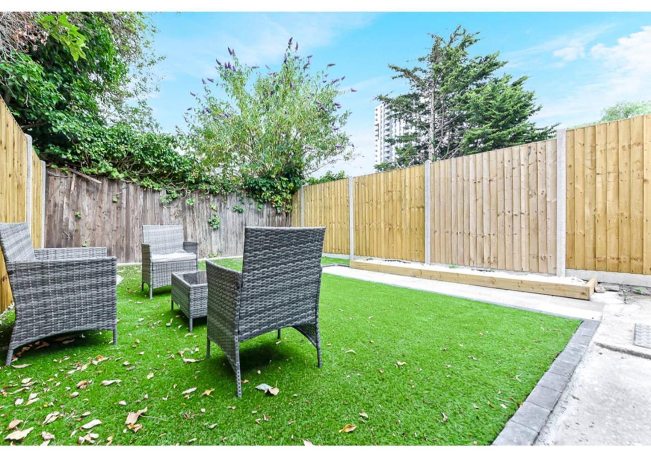 Apartment Tranquility In Bloom: Refreshing 2br London