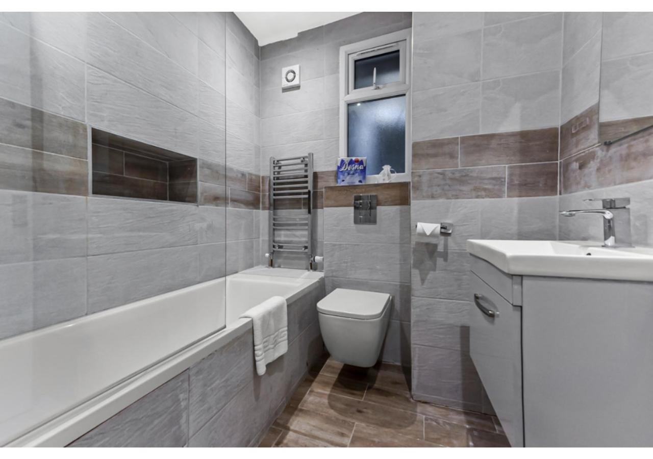 Captivating 2 Bd Flat In Apartment London