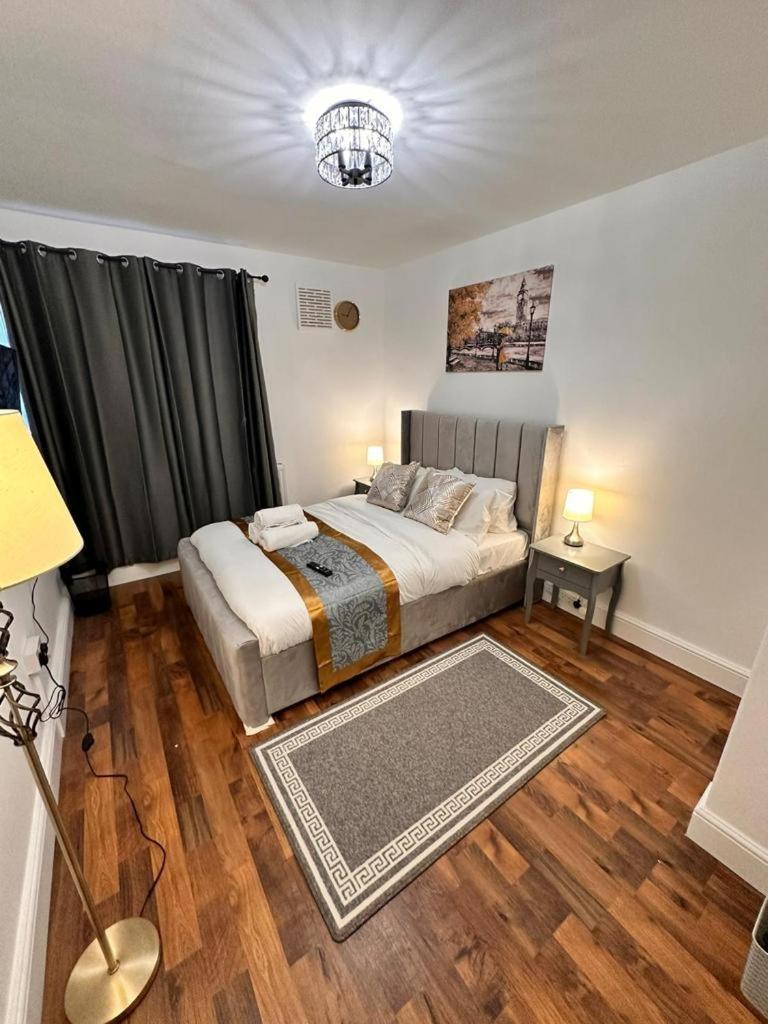 Luxury In Prime Location Appartement *