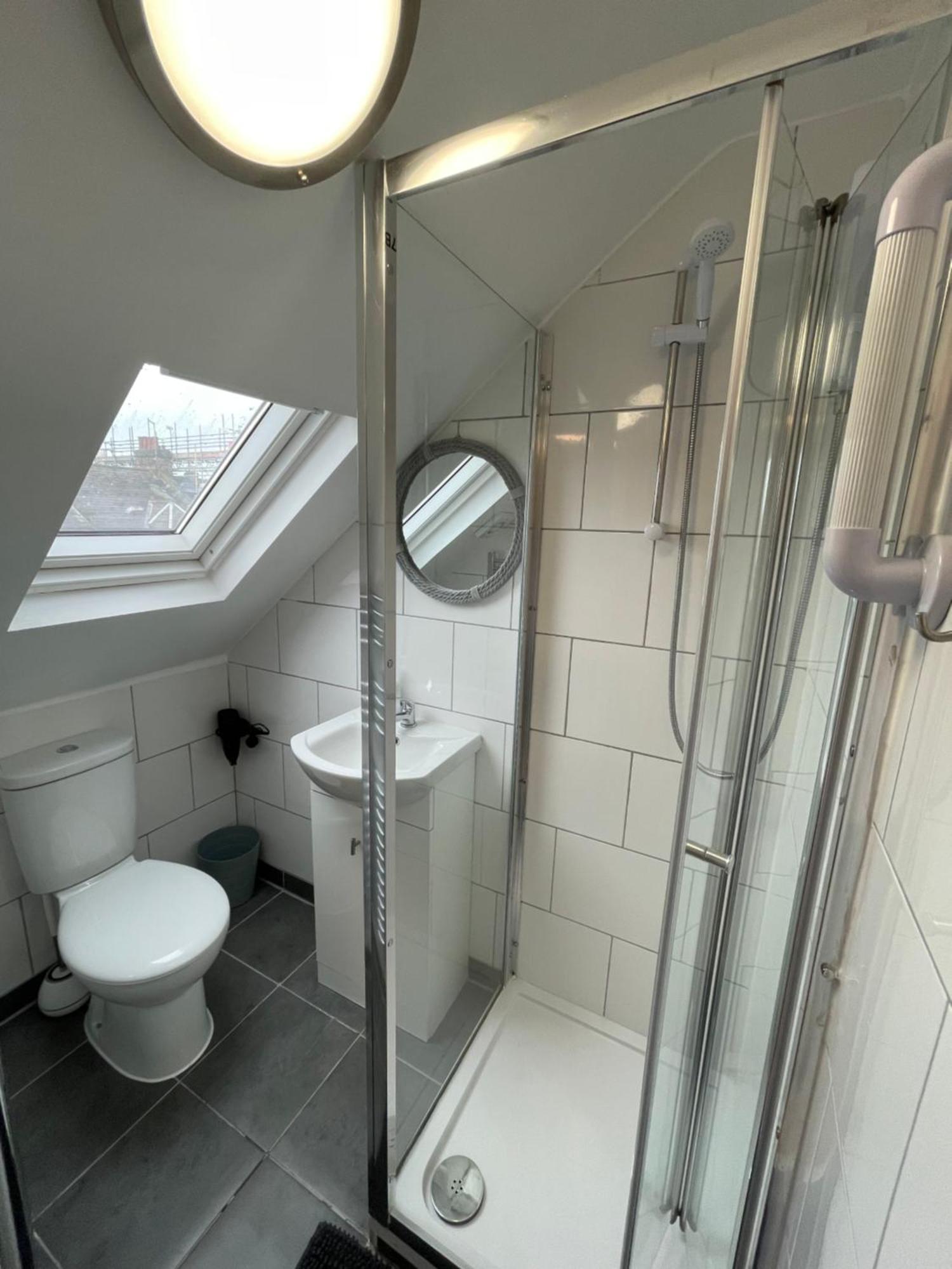 Kensal Guest house *
