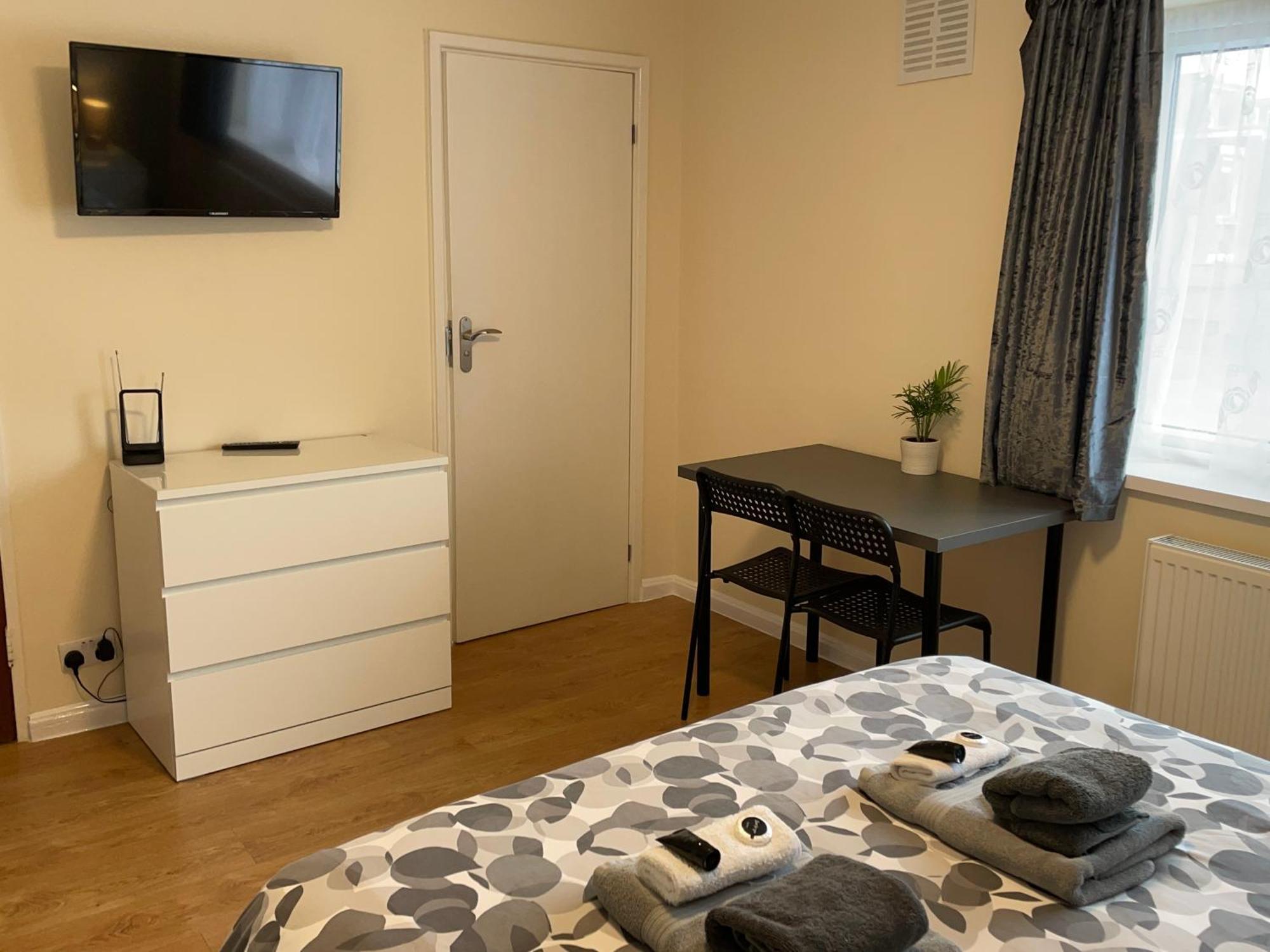 Guest house Kensal London