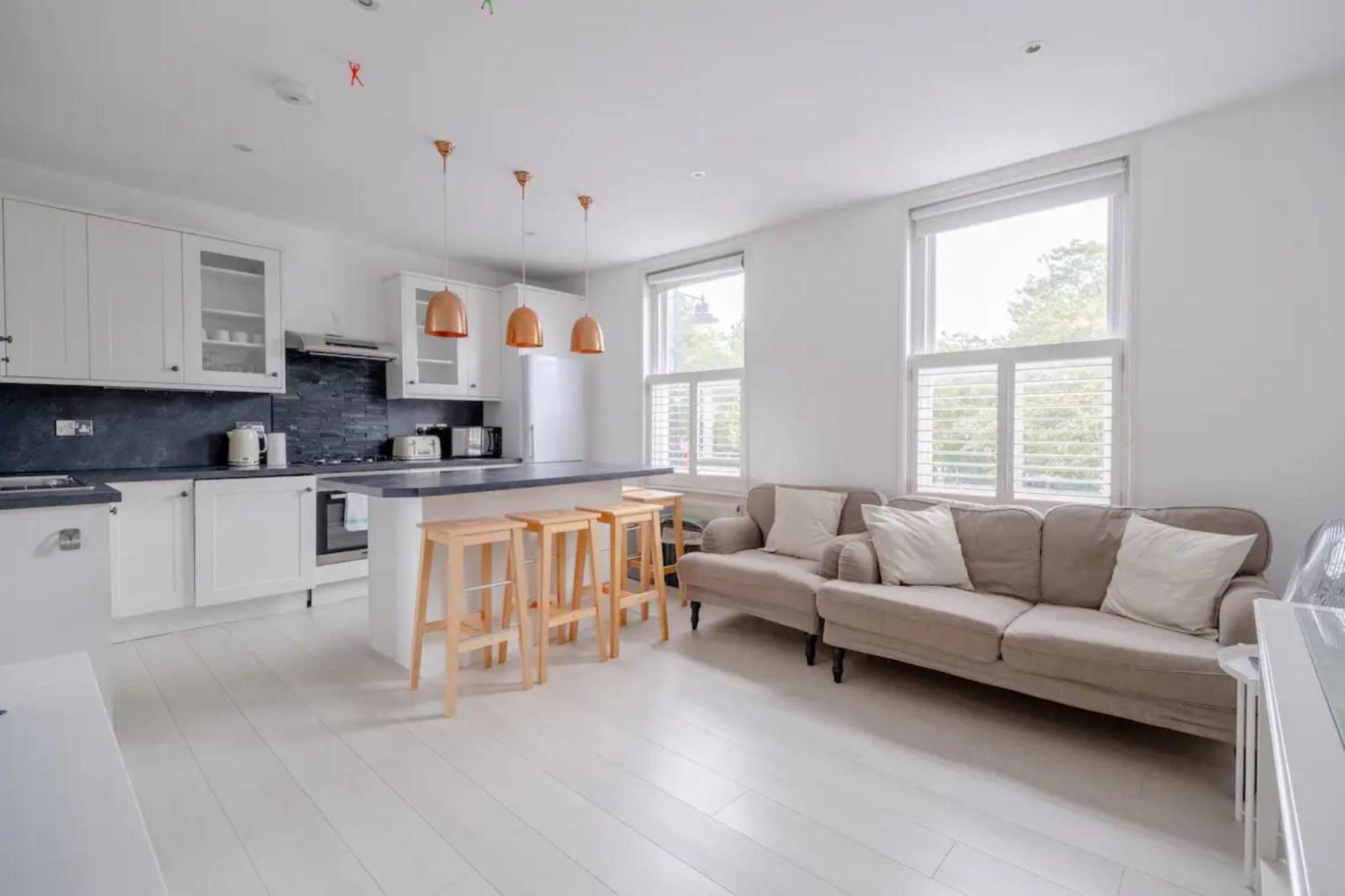 Appartement Airy 2 Bedroom Next To Clapham Common Londen