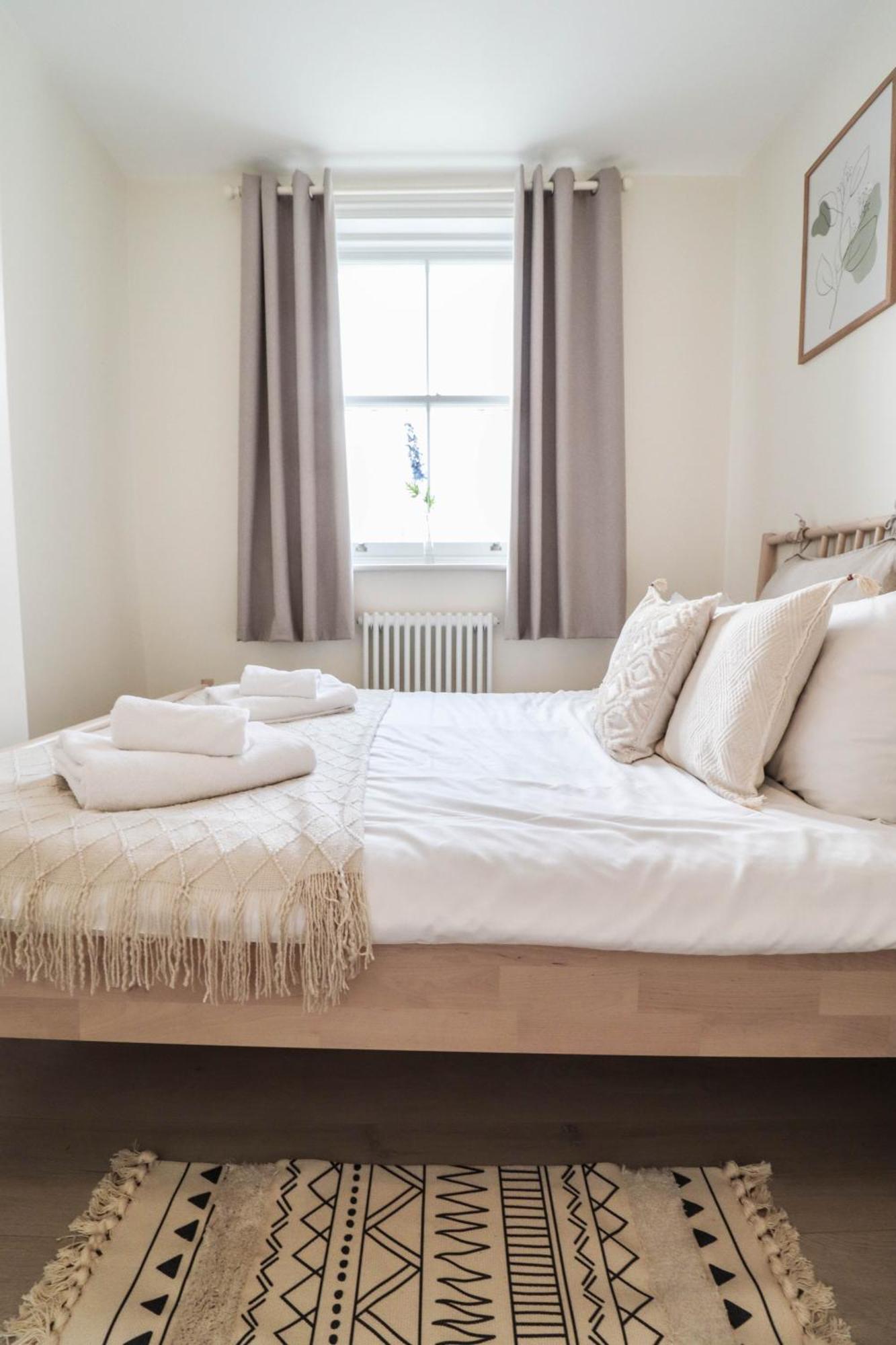 Apartment Beautiful 2-Bedroom Flat Just Steps From Oval Station London