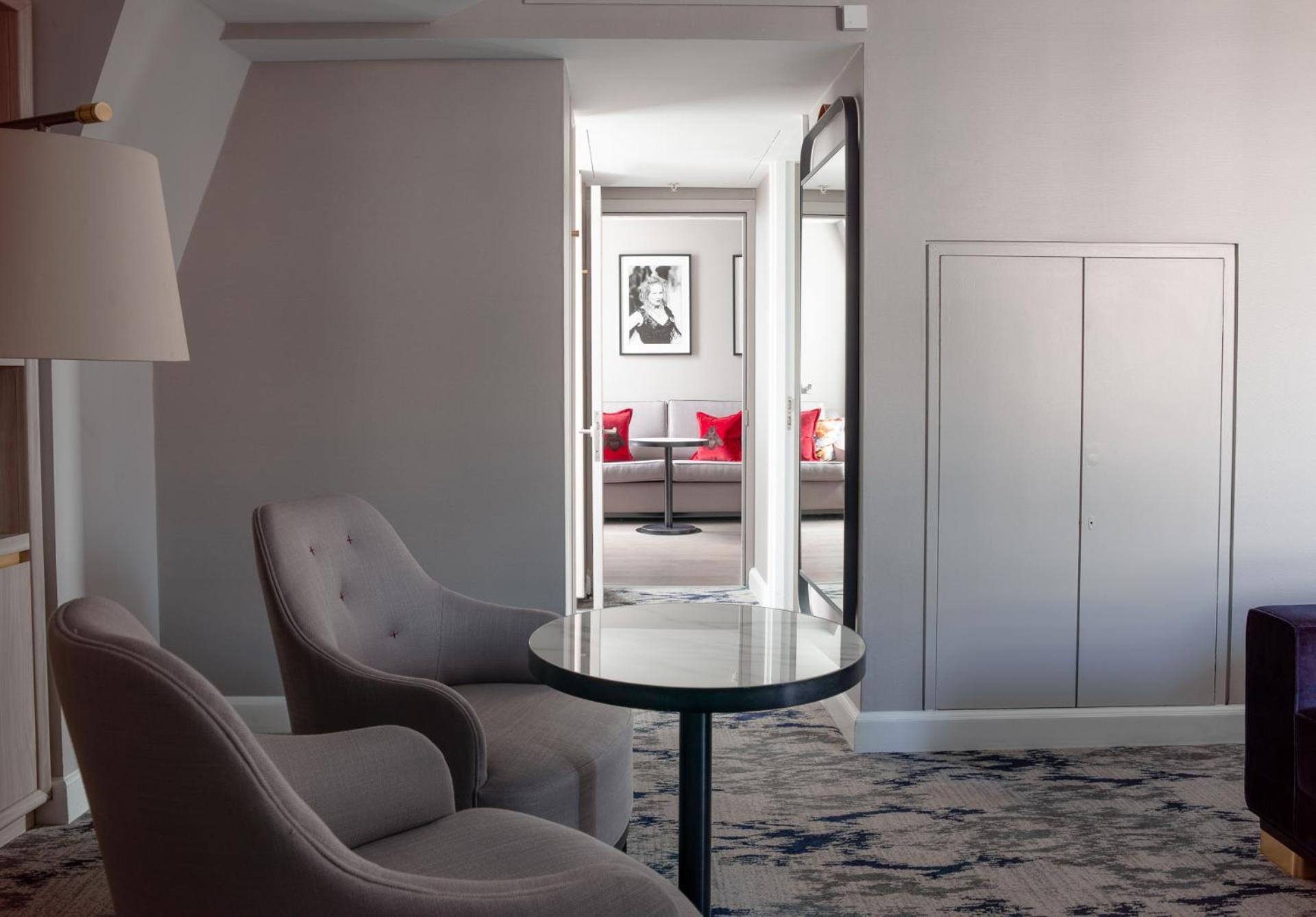 The Trafalgar St. James, Curio Collection By Hilton 5* London
