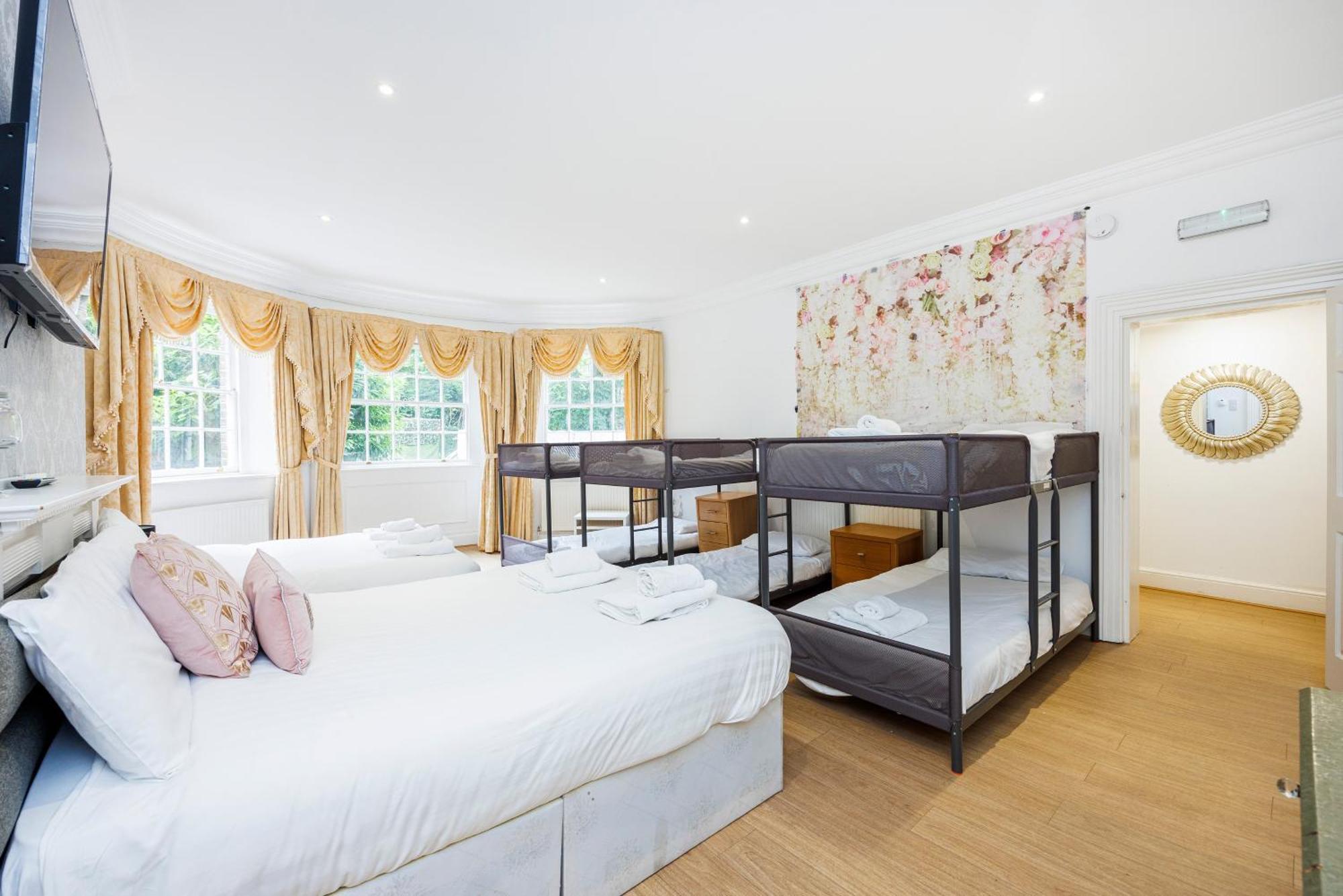 Aparthotel Mansion House With Spacious Close To Excel And Canarywharf London
