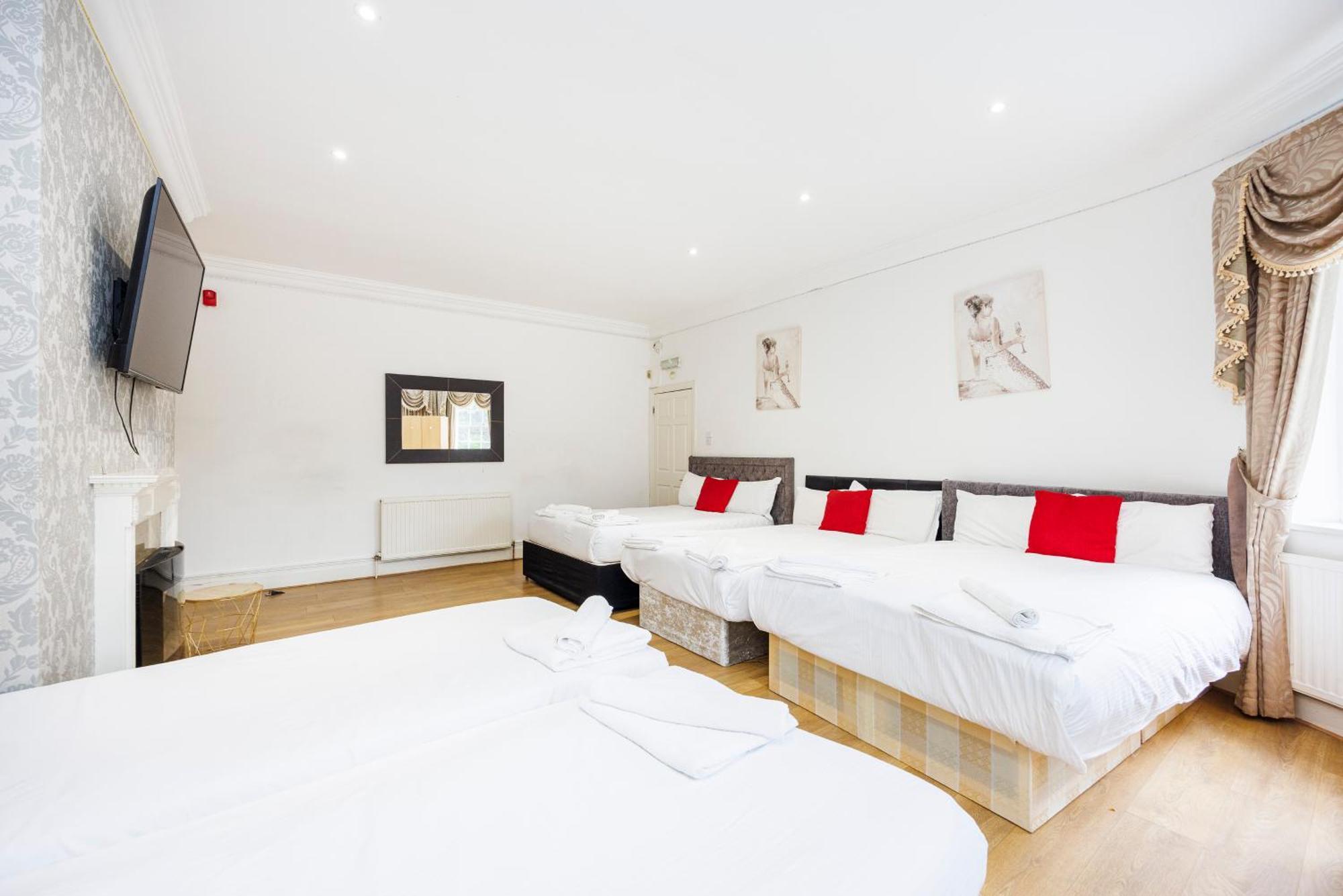 Mansion House With Spacious Close To Excel And Canarywharf * London