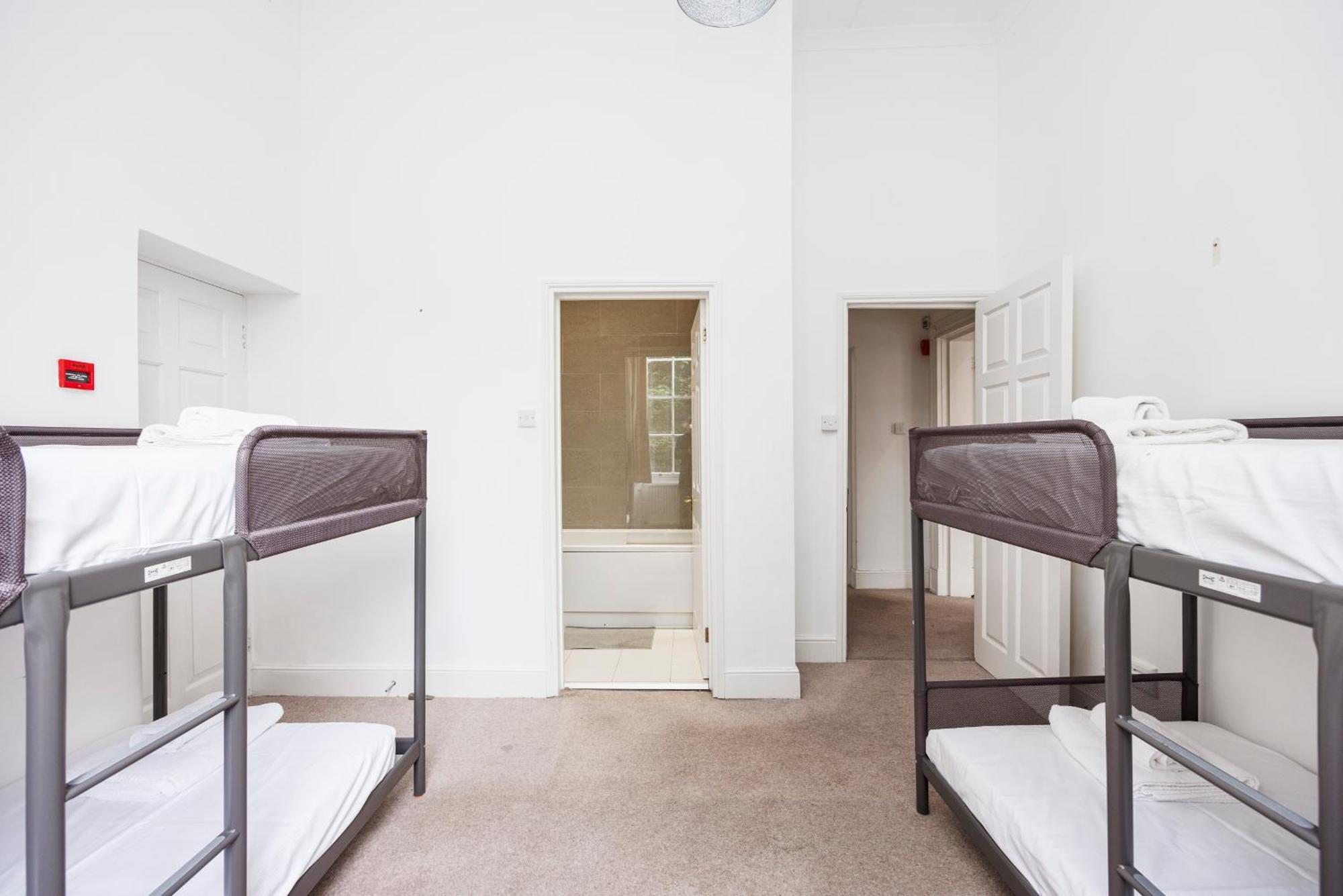 Mansion House With Spacious Close To Excel And Canarywharf London
