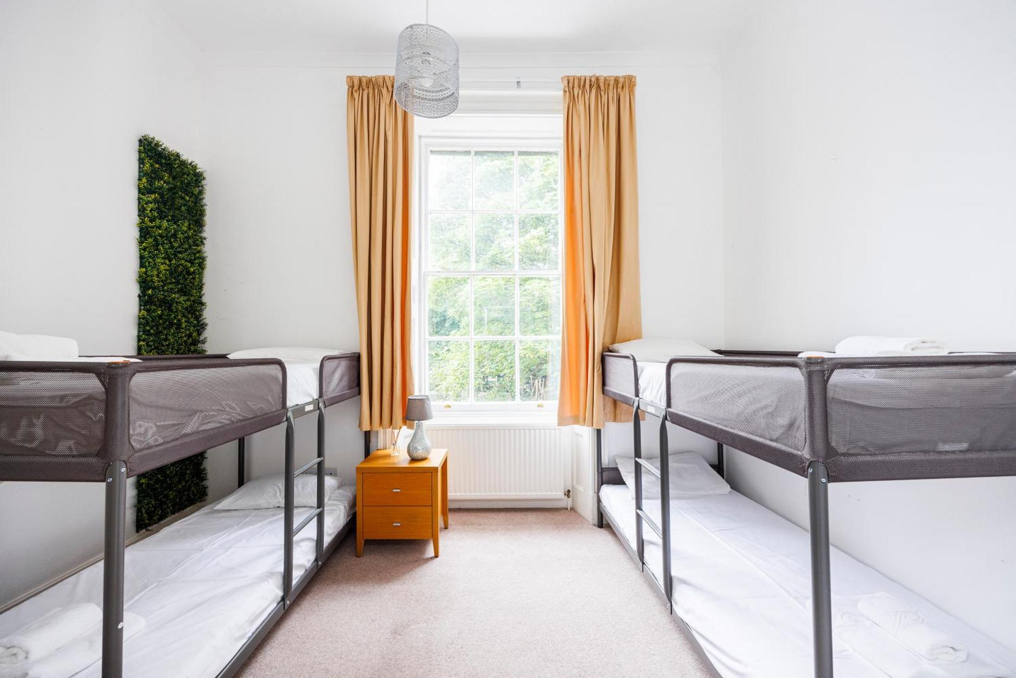 Aparthotel Mansion House With Spacious Close To Excel And Canarywharf London