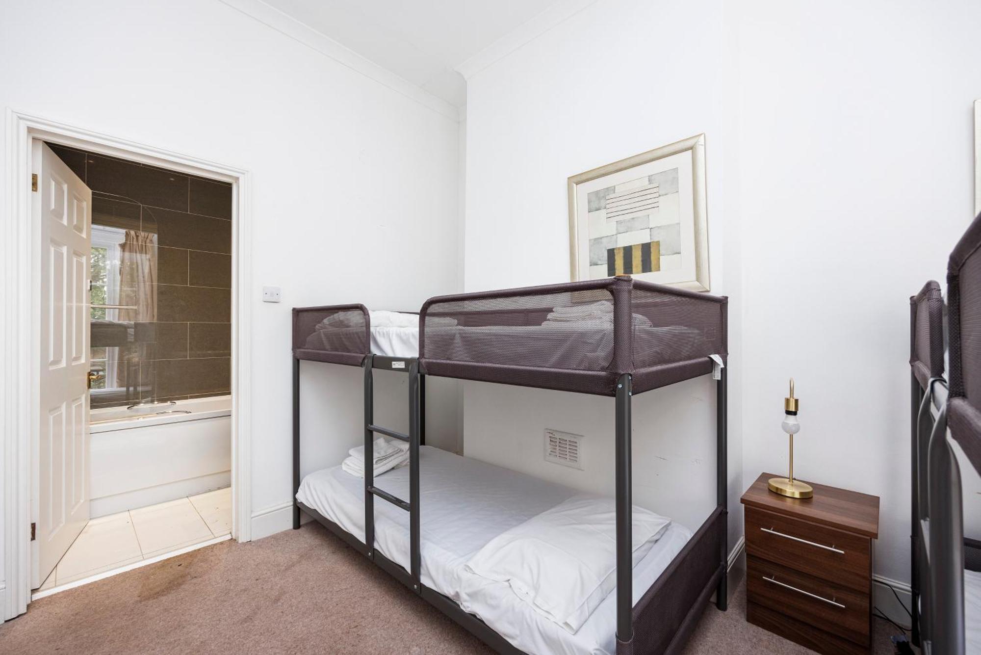 Aparthotel Mansion House With Spacious Close To Excel And Canarywharf