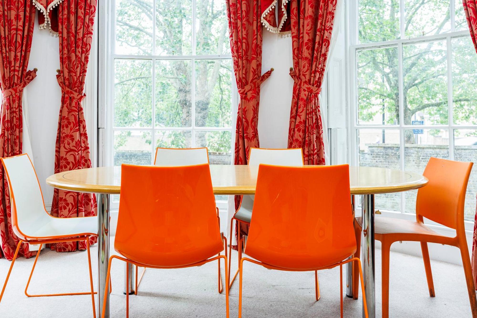 Mansion House With Spacious Close To Excel And Canarywharf Aparthotel