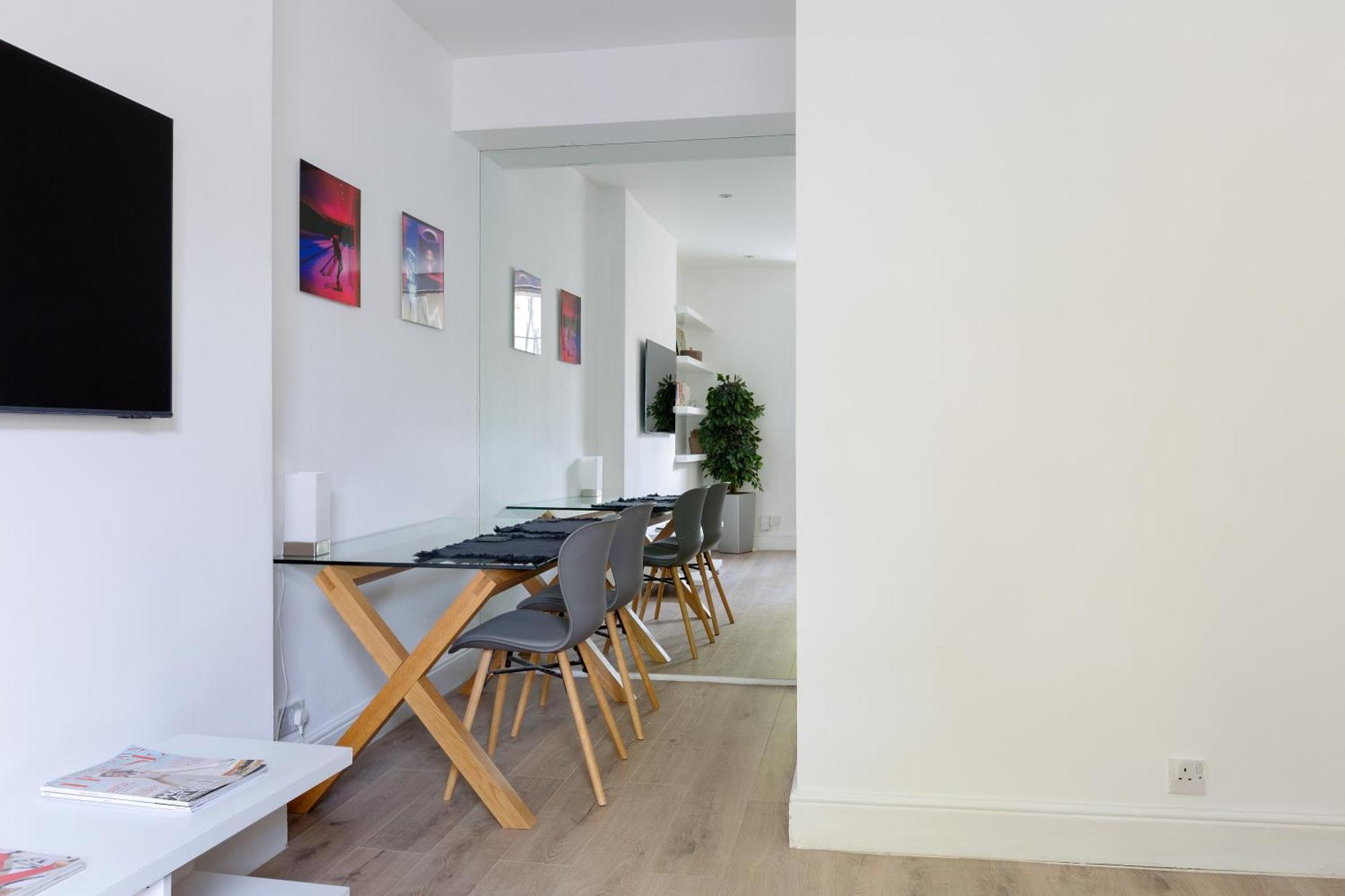 Cozy And Bright 1 Bedroom Apt In Knightsbridge Apartment