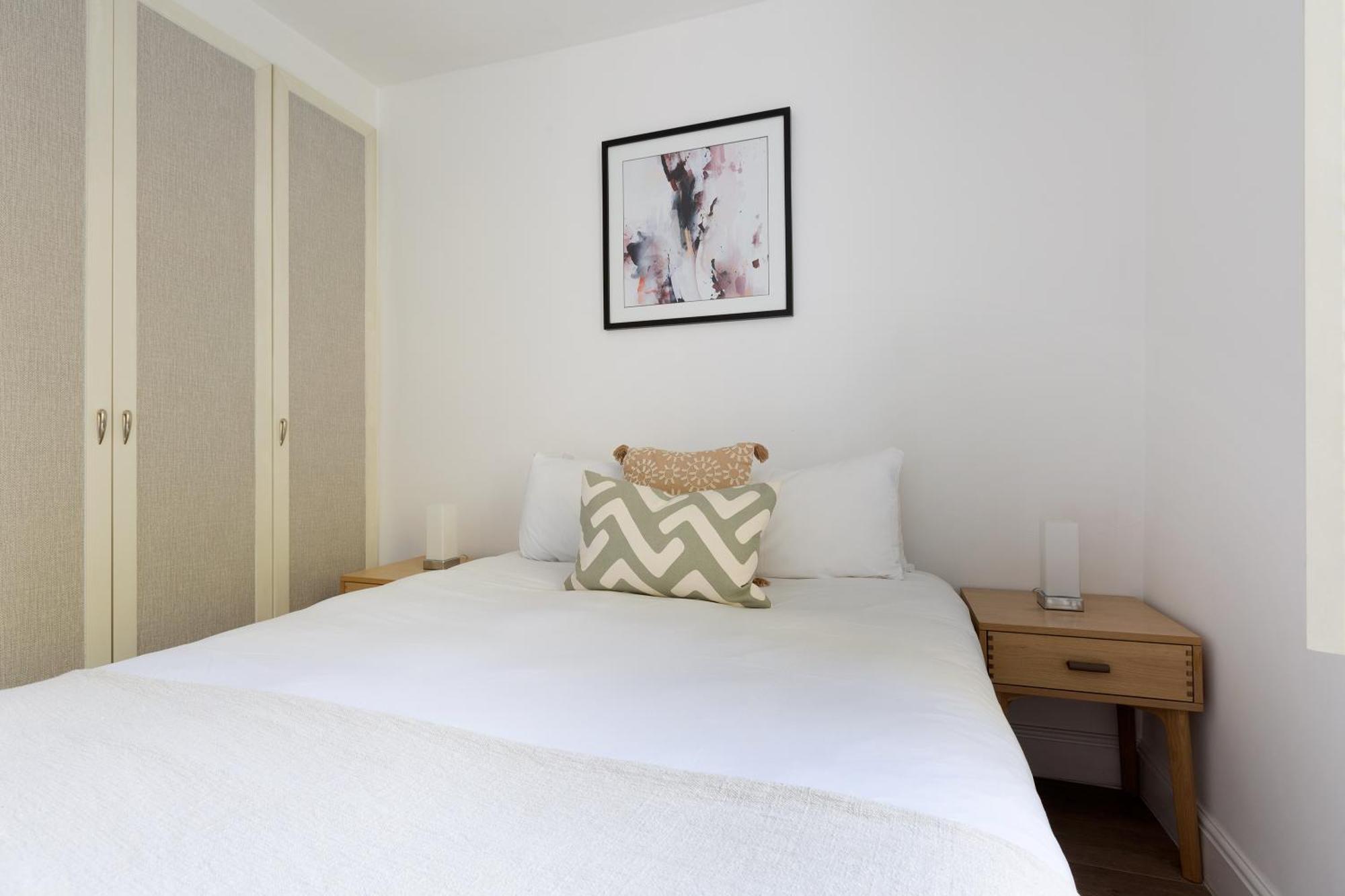 Cozy And Bright 1 Bedroom Apt In Knightsbridge Apartment *