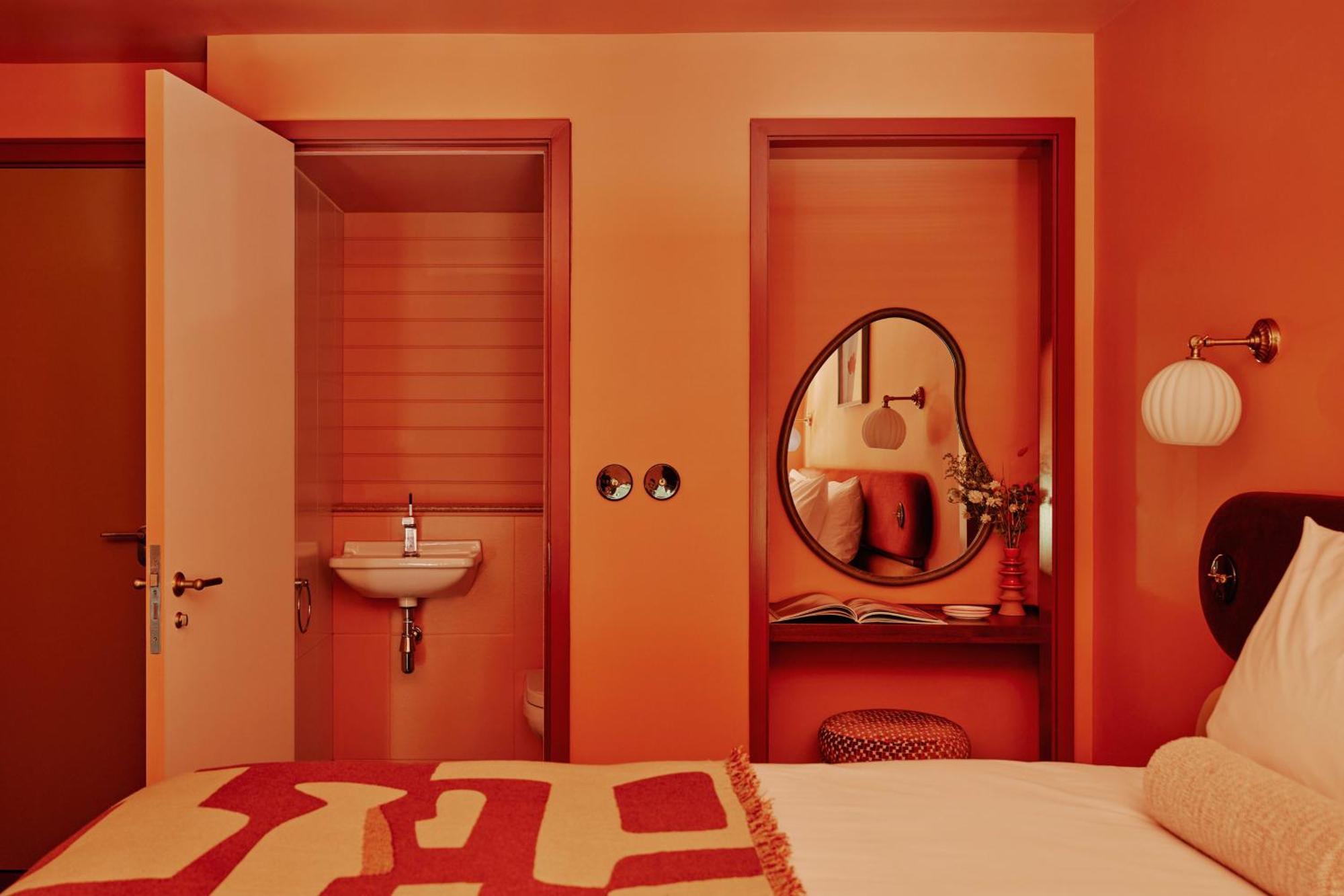 Ember Locke Kensington Hotel 4*