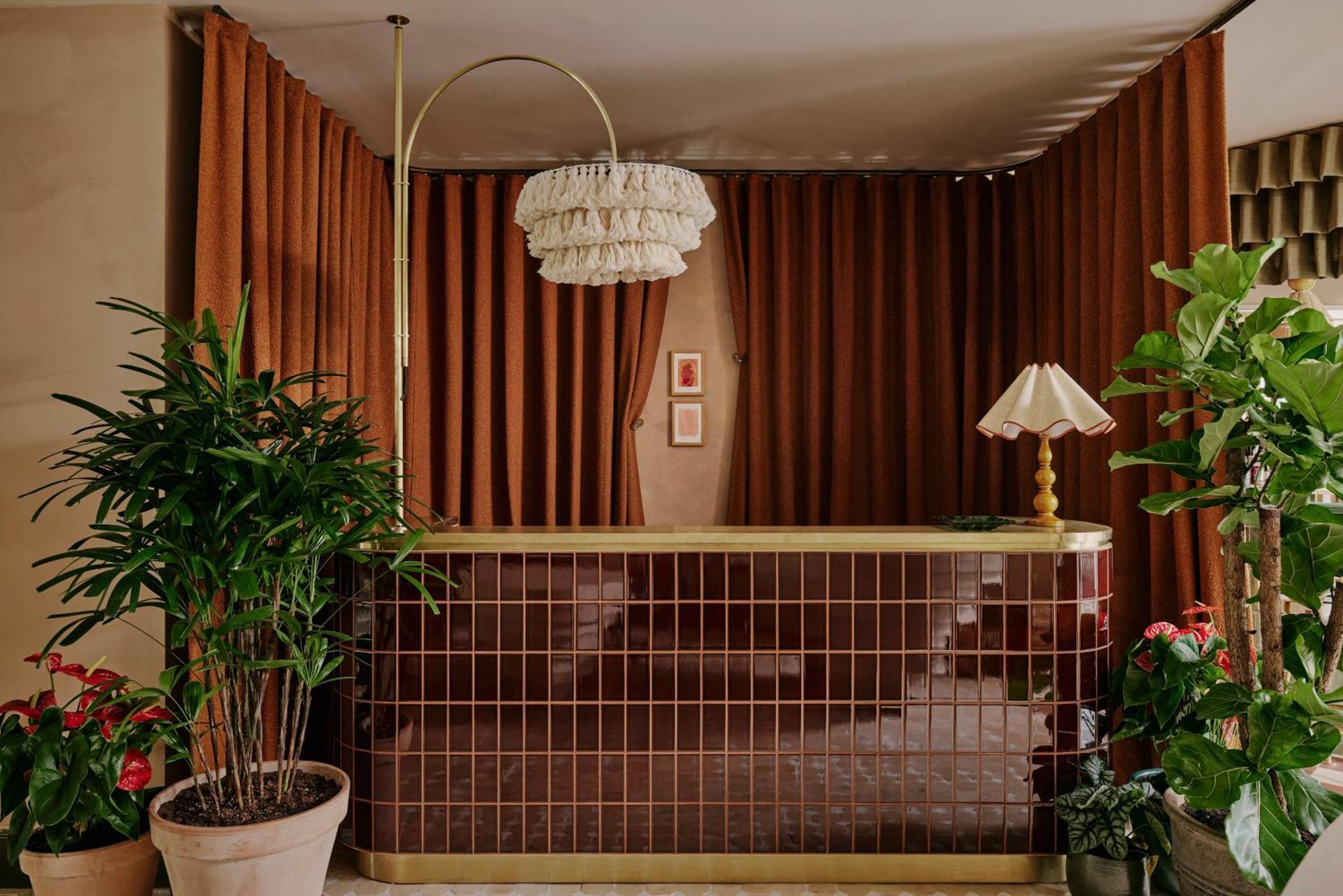 Ember Locke Kensington Londres