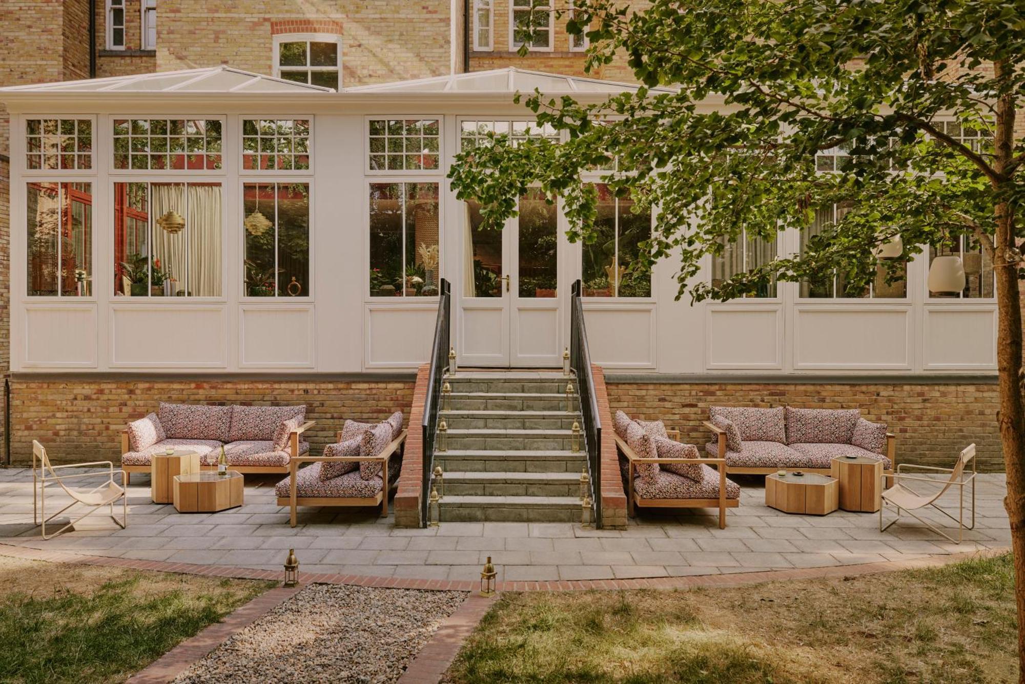 Ember Locke Kensington Londres