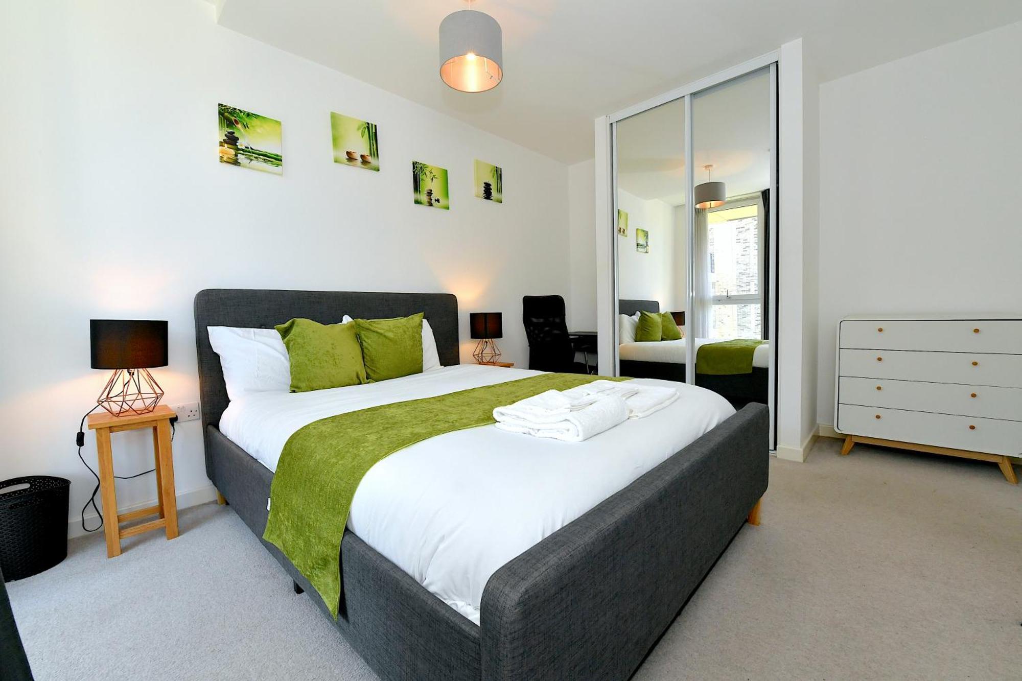 Bright Amelia - 2 Bed 1 Bath With Wifi And Netflix In The Heart Of * London