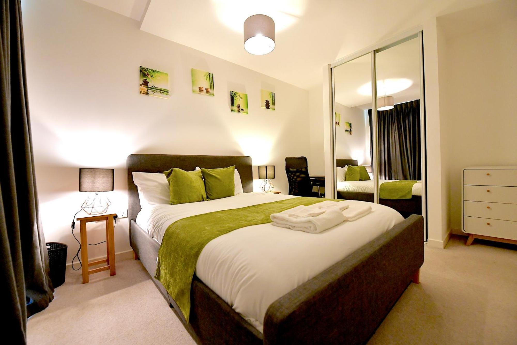Bright Amelia - 2 Bed 1 Bath With Wifi And Netflix In The Heart Of *