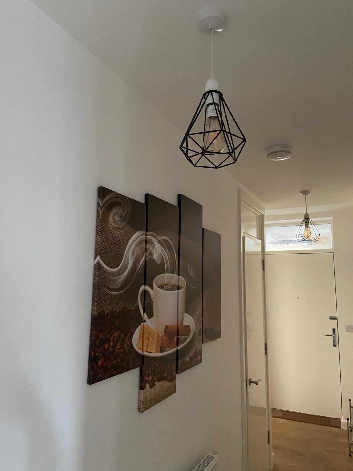 Bright Amelia - 2 Bed 1 Bath With Wifi And Netflix In The Heart Of Apartment *