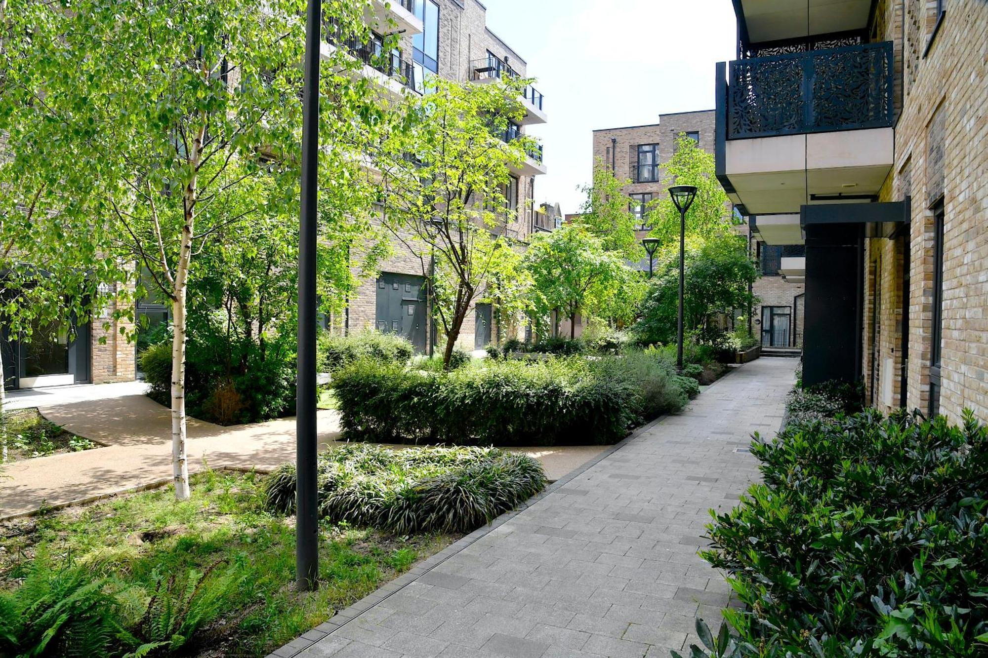 Bright Amelia - 2 Bed 1 Bath With Wifi And Netflix In The Heart Of * London