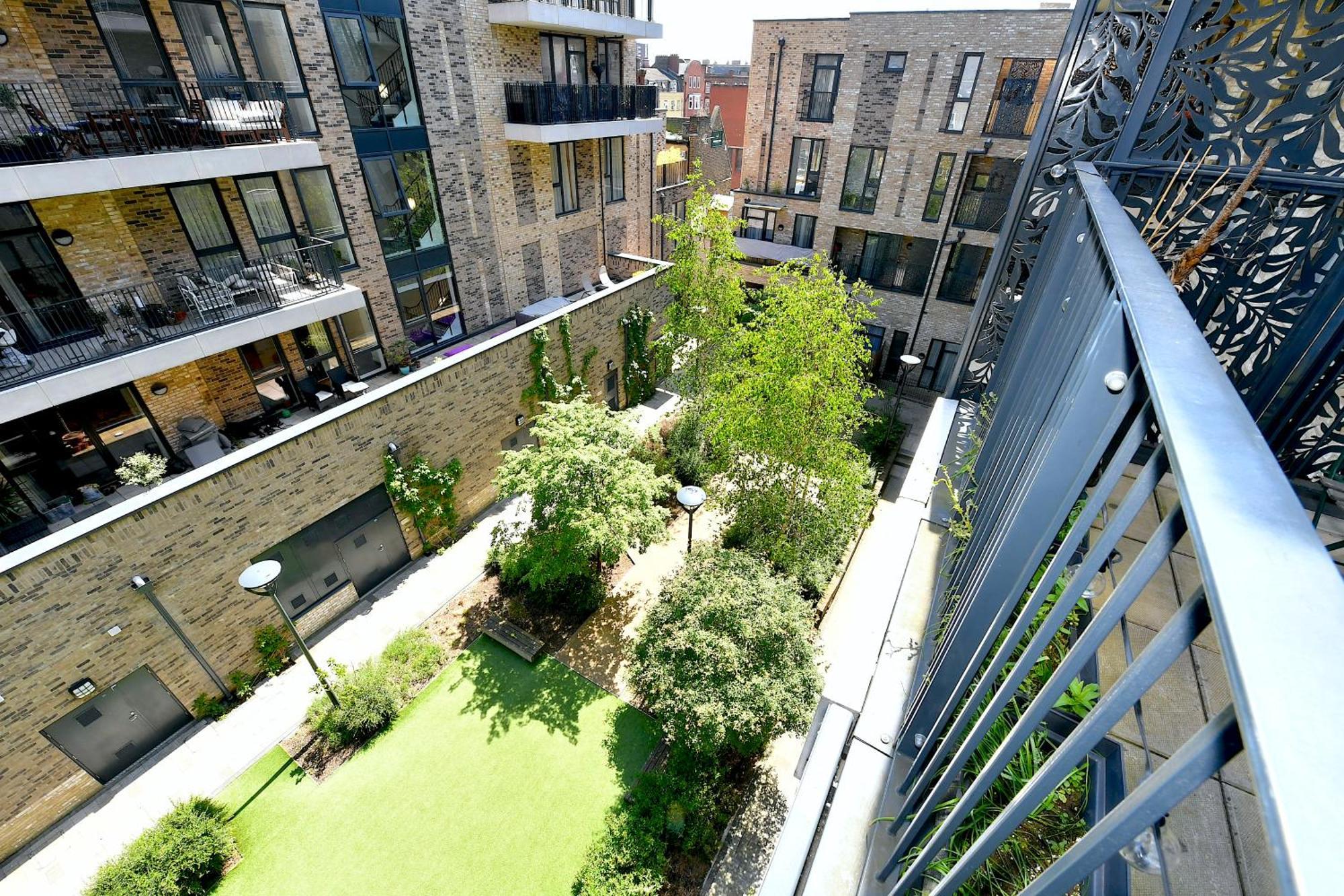 Bright Amelia - 2 Bed 1 Bath With Wifi And Netflix In The Heart Of