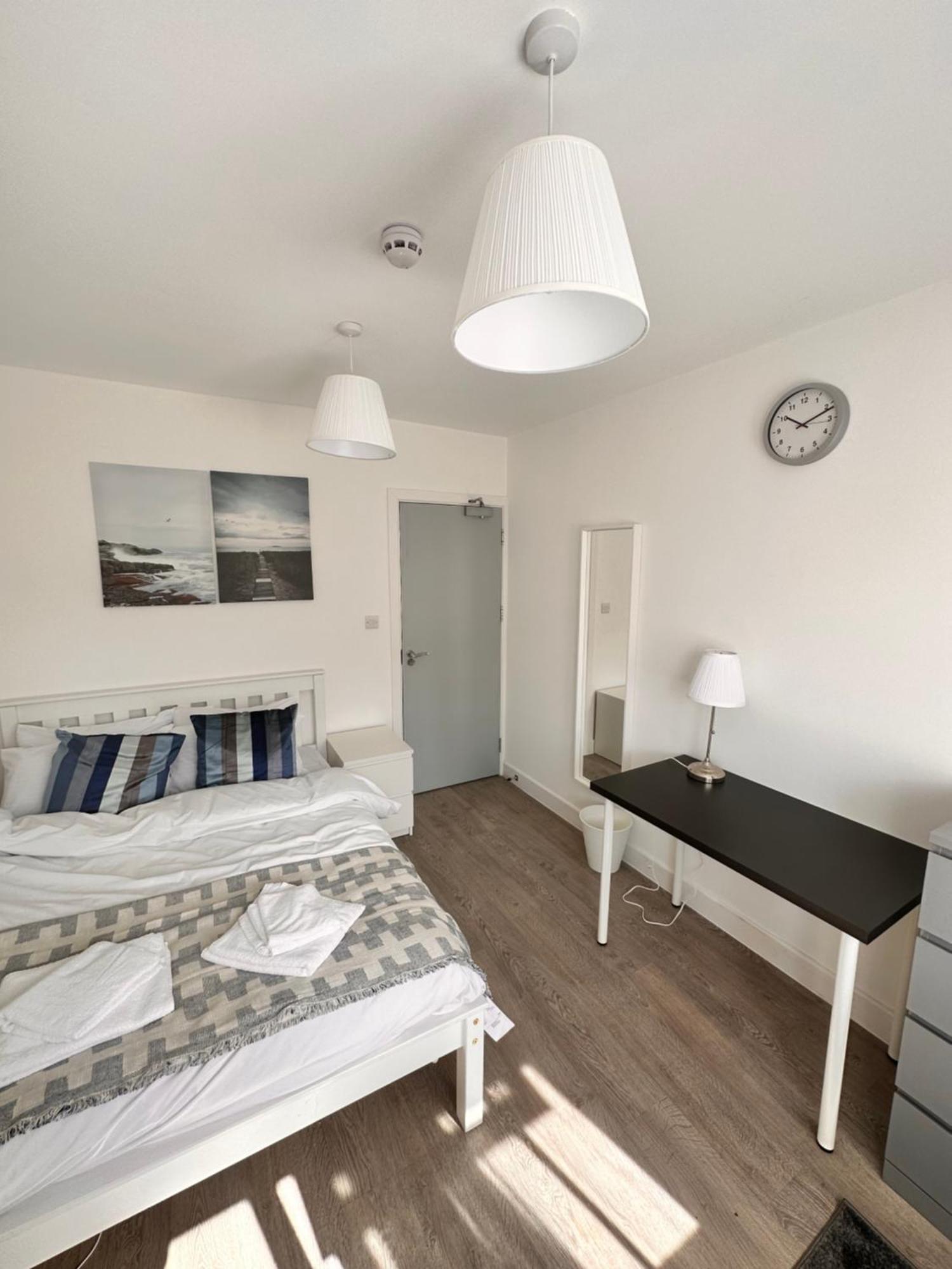 Guest house Double And Single In Bromley By Bow London