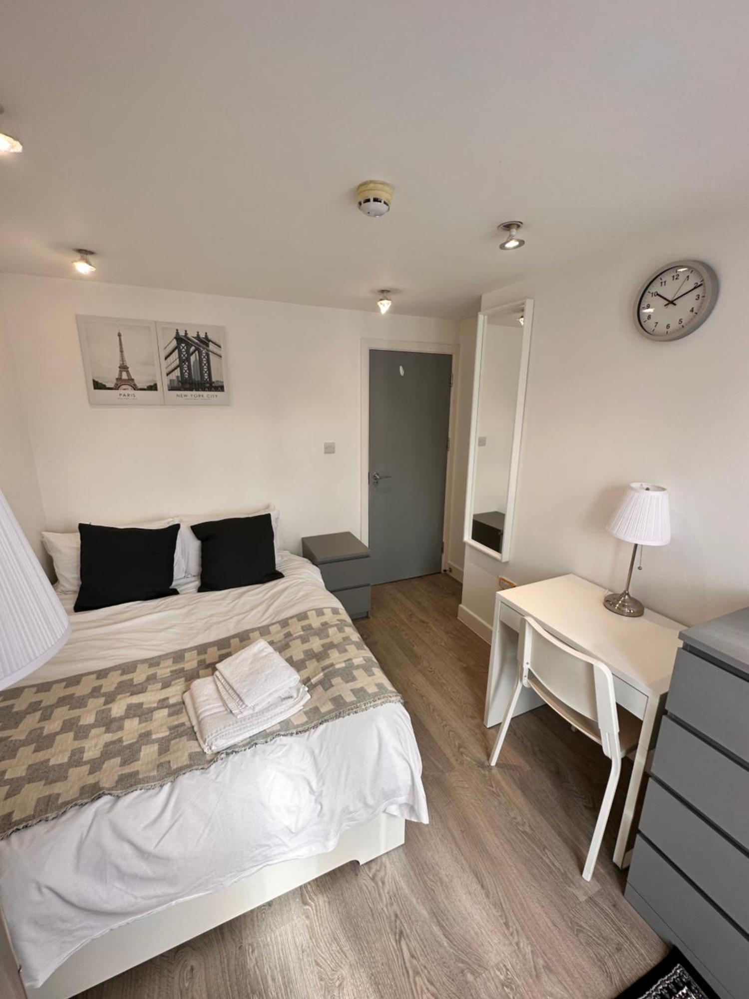 Guest house Double And Single In Bromley By Bow *