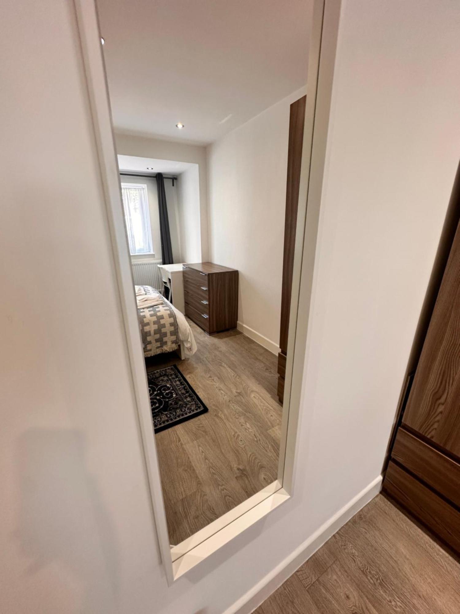 Guest house Double And Single In Bromley By Bow London