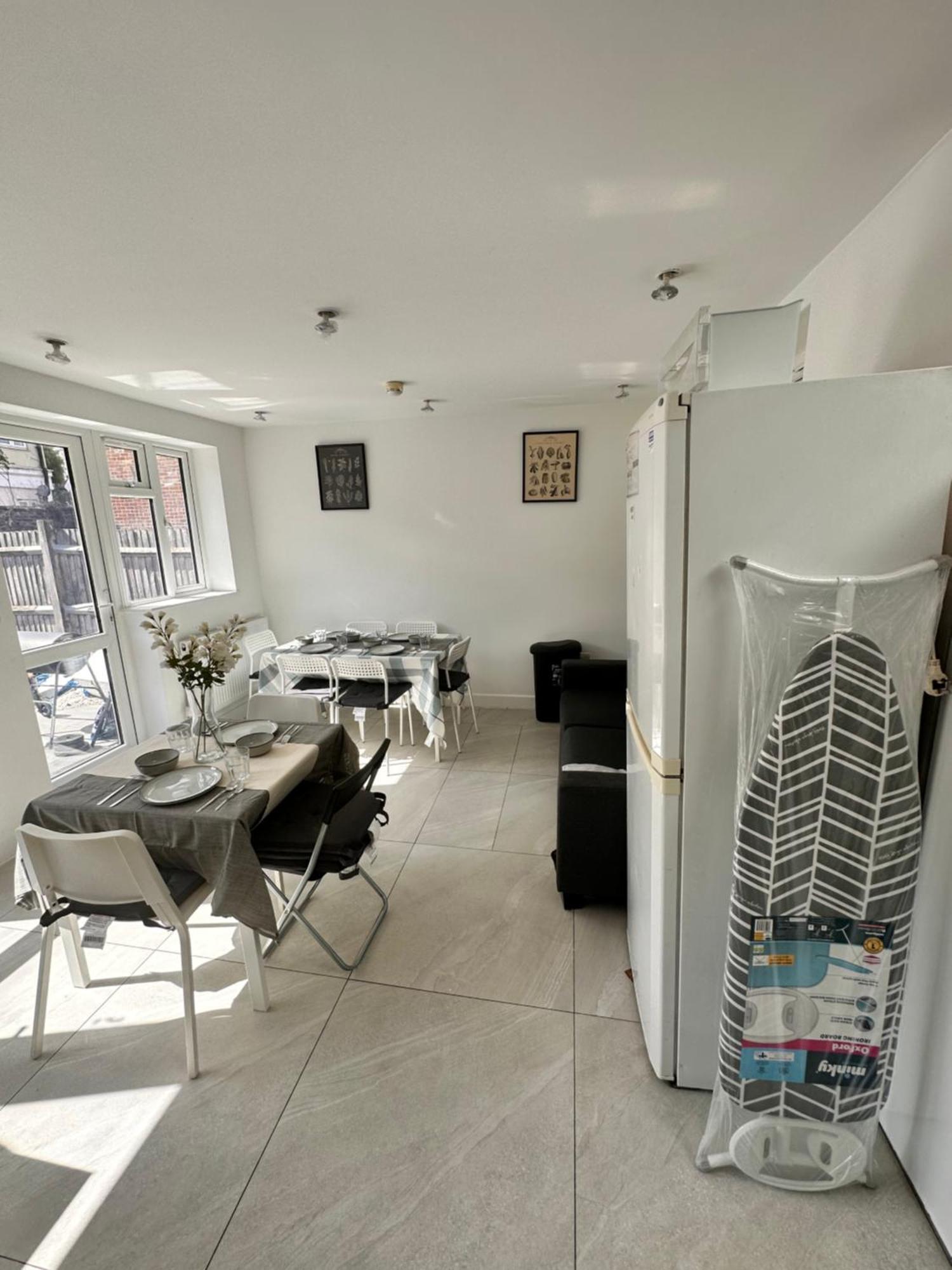 Double And Single In Bromley By Bow Guest house London