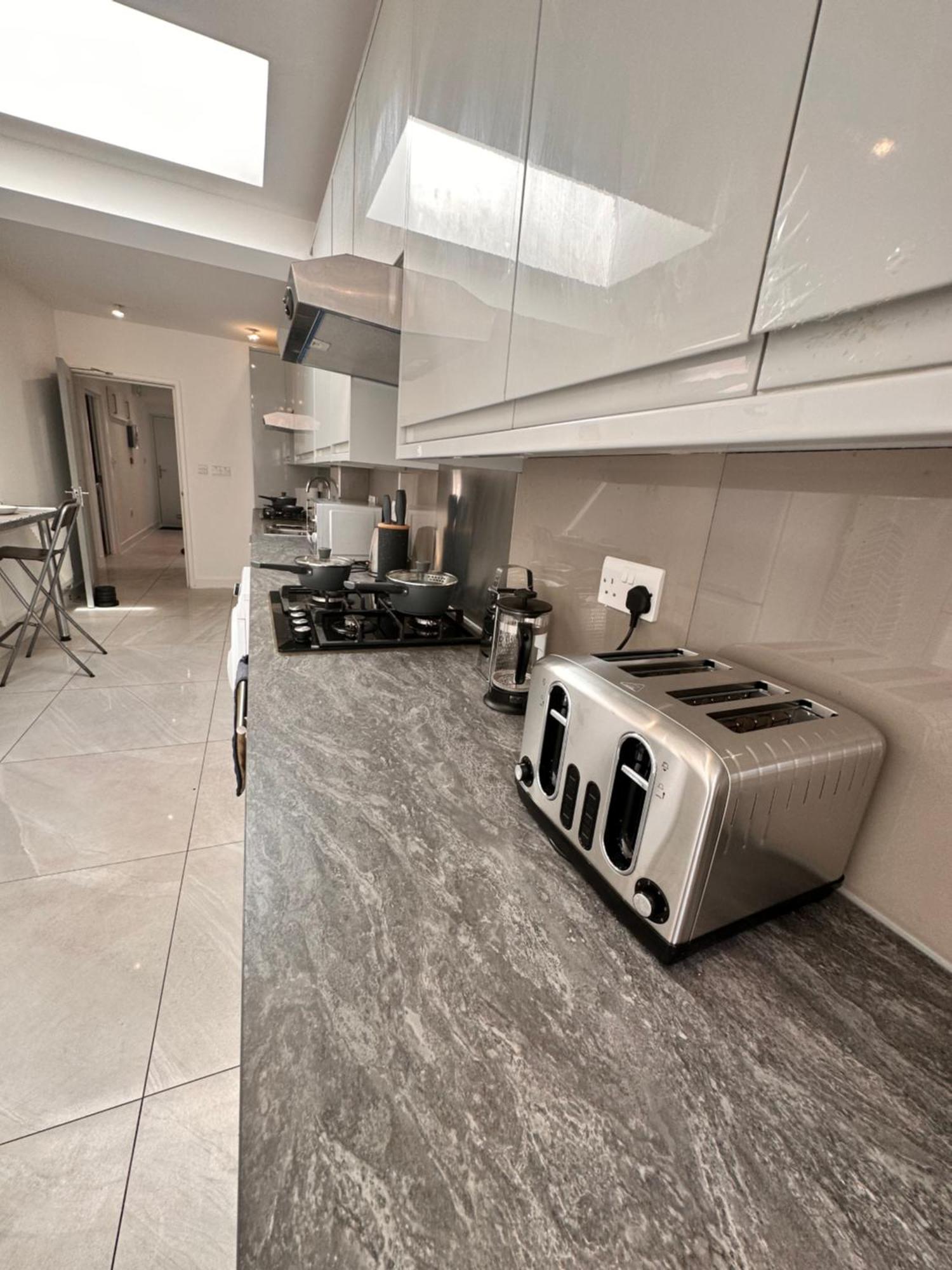 Guest house Double And Single In Bromley By Bow London