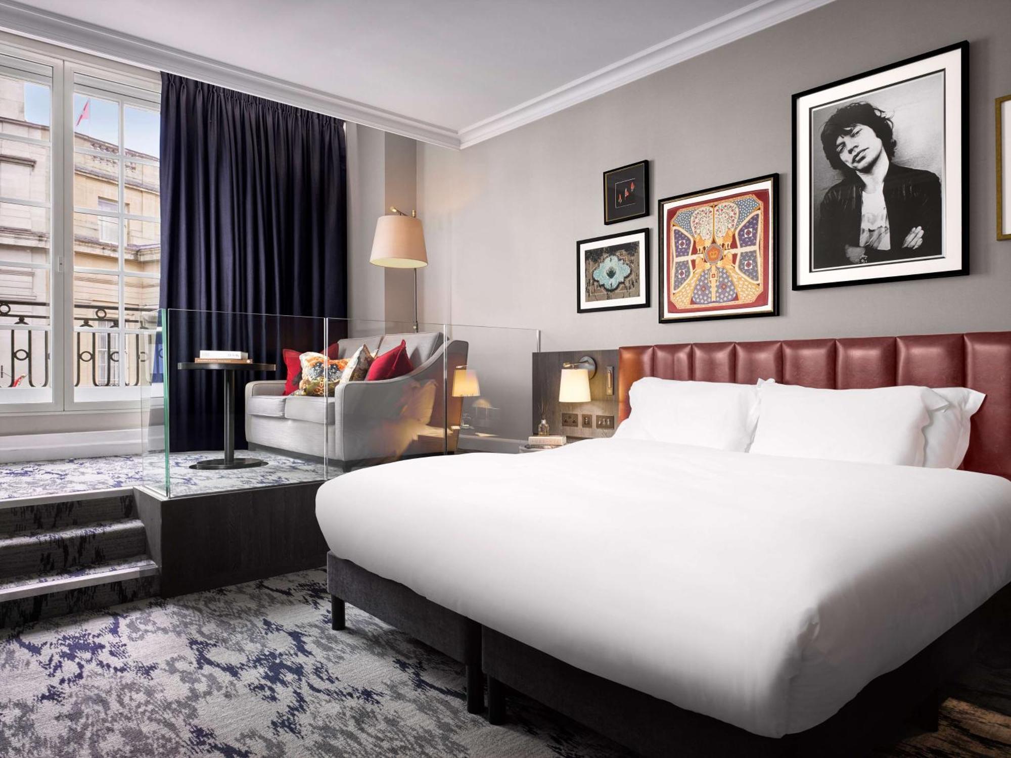 Hotel The Trafalgar St. James, Curio Collection By Hilton London
