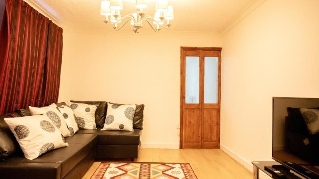 Spacious 2 Bedroom Flat Apartamento