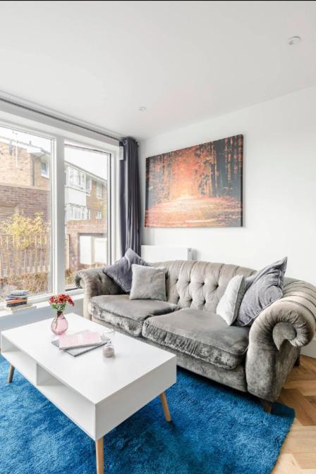 A Modern Lavish En-suite Bedroom London