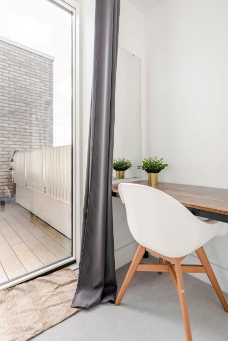 A Modern Lavish En-suite Bedroom Homestay *