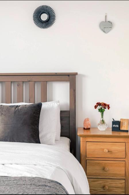 Homestay A Modern Lavish En-suite Bedroom