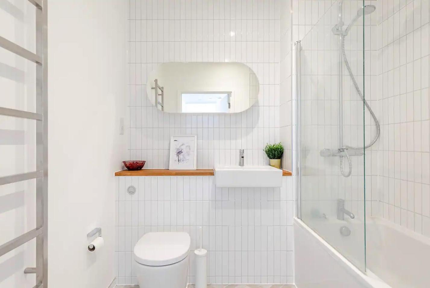 A Modern Lavish En-suite Bedroom London