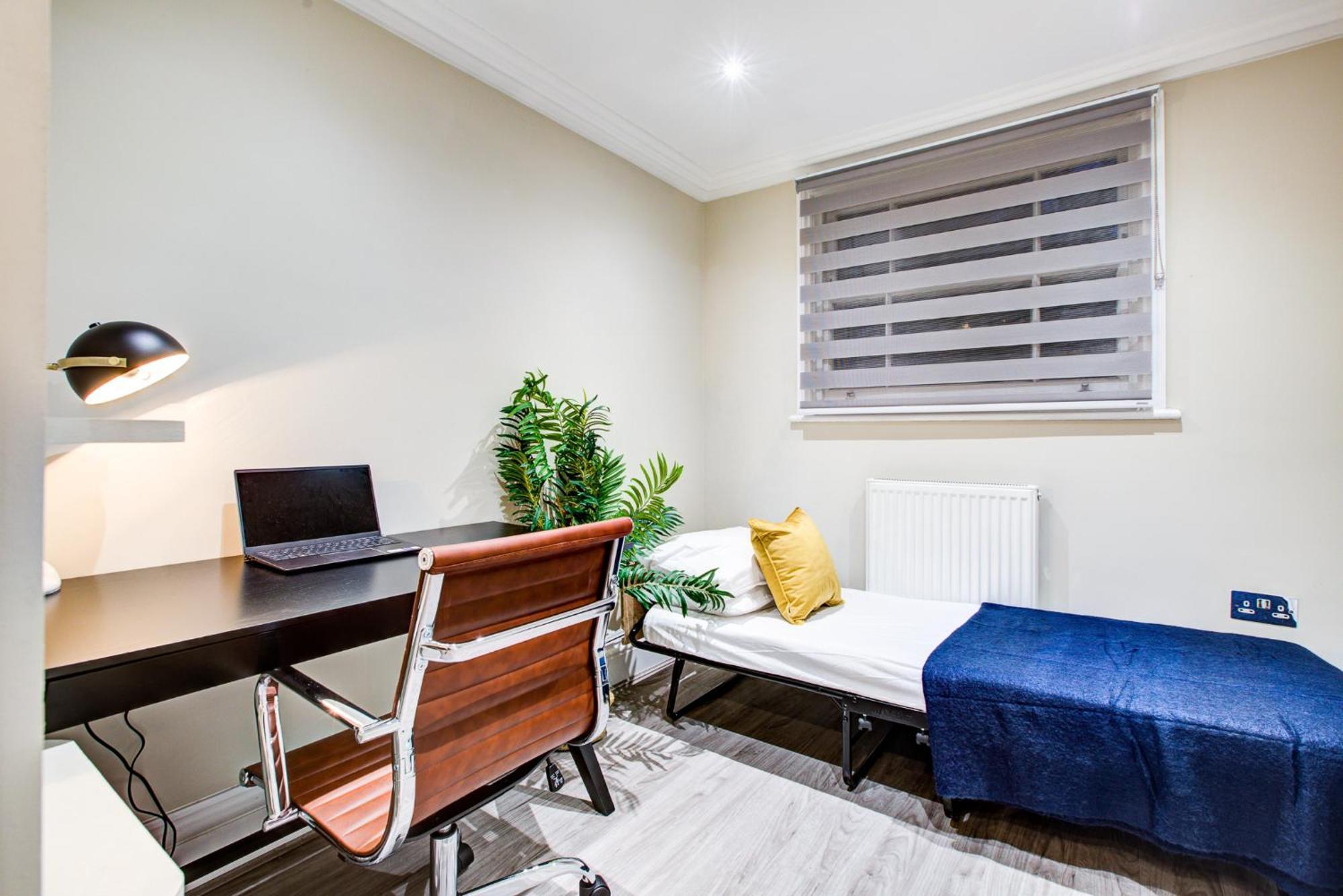 Hybrid Resi - Battersea Near Power Station Appartement Londen