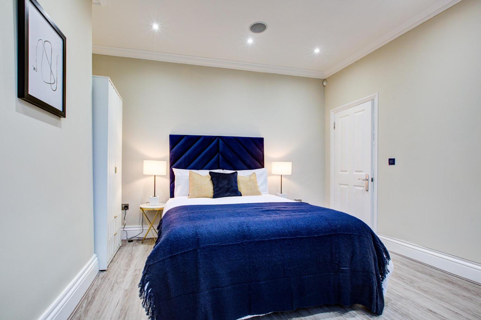 Hybrid Resi - Battersea Near Power Station *