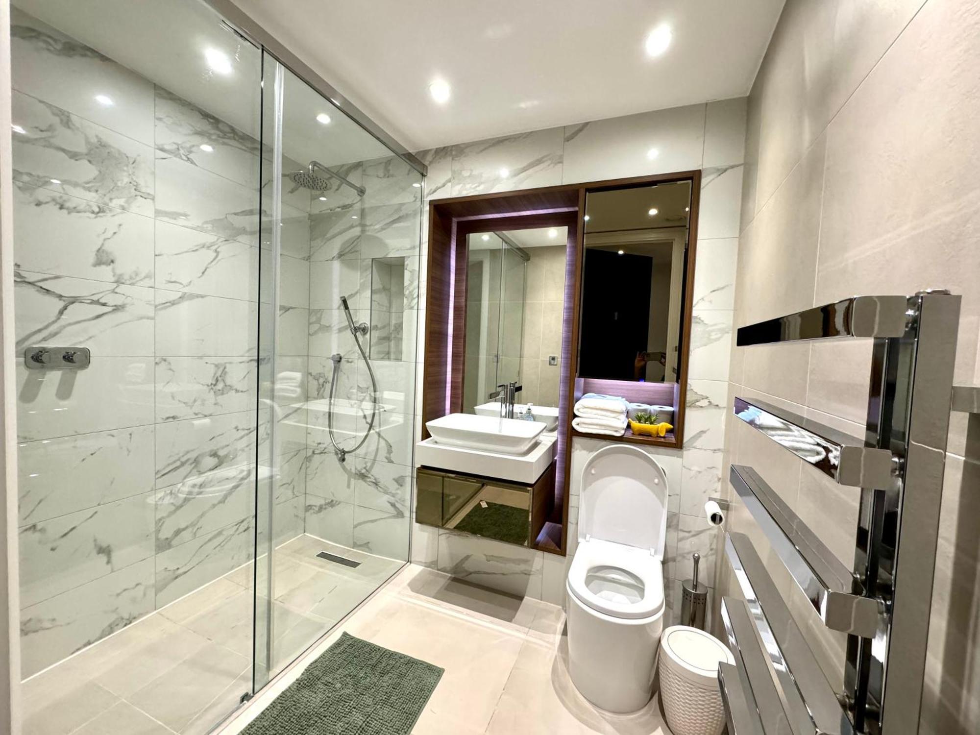 Tower Bridge, Luxury Flat With Beautiful Garden Views Appartement Londen