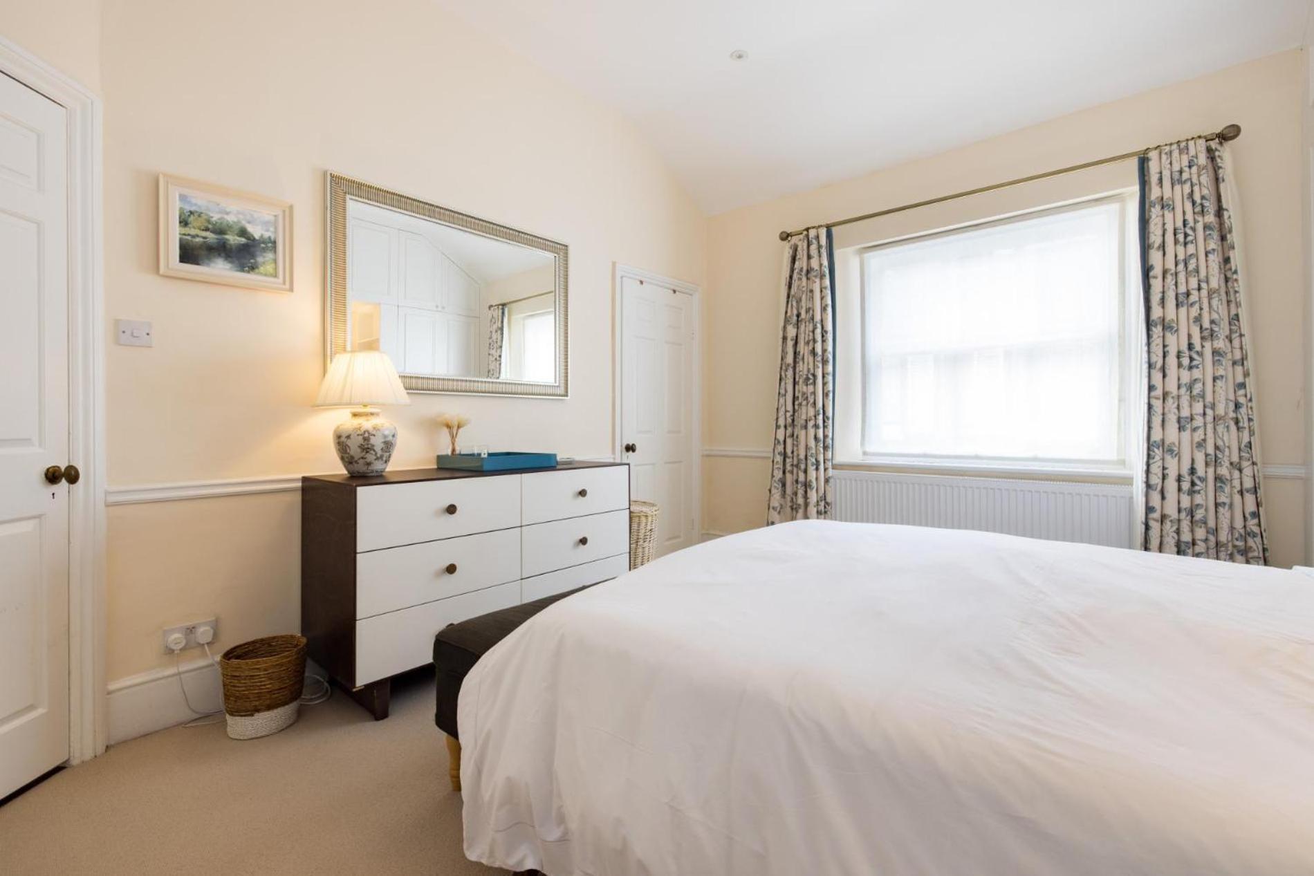 Traditional Treasure - 3 Bedroom By Hyde Park *