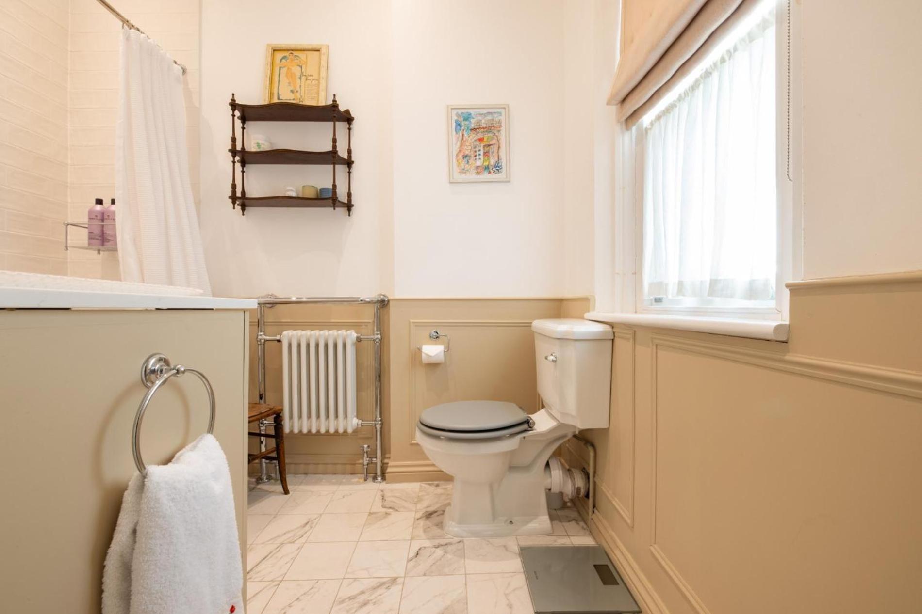 Apartment Traditional Treasure - 3 Bedroom By Hyde Park