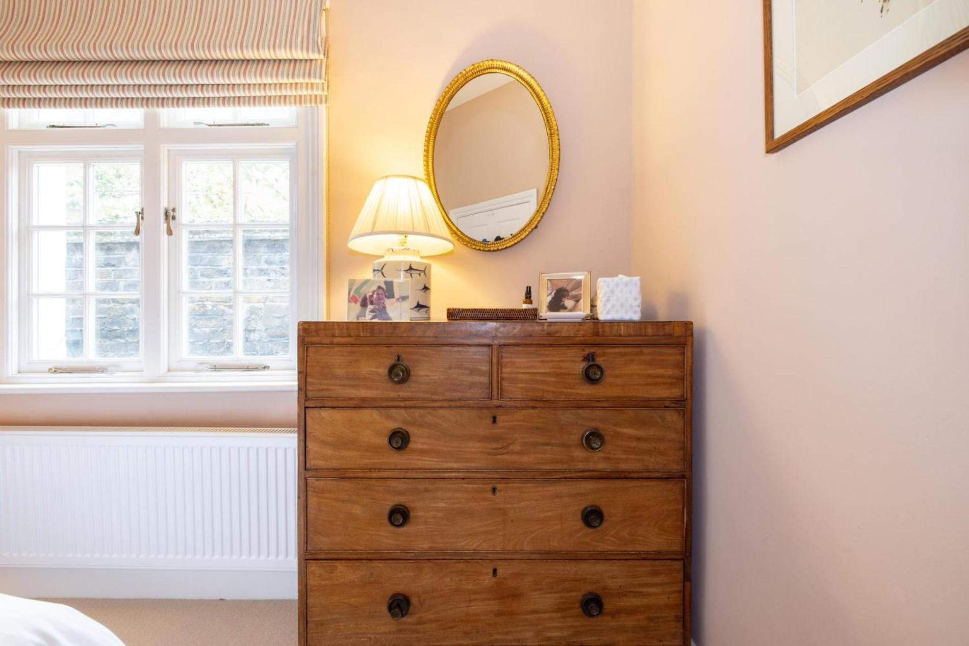 Traditional Treasure - 3 Bedroom By Hyde Park