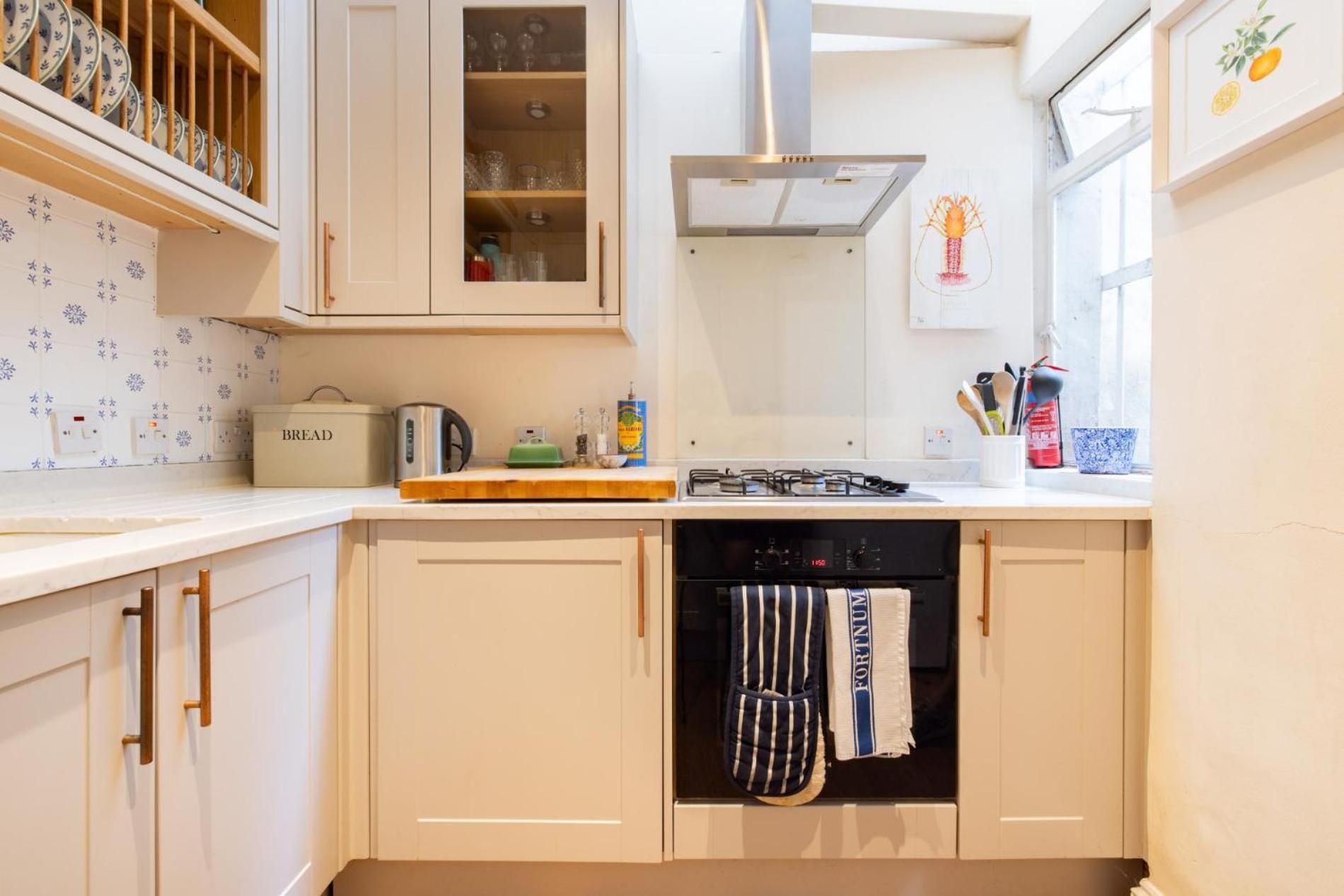 Traditional Treasure - 3 Bedroom By Hyde Park