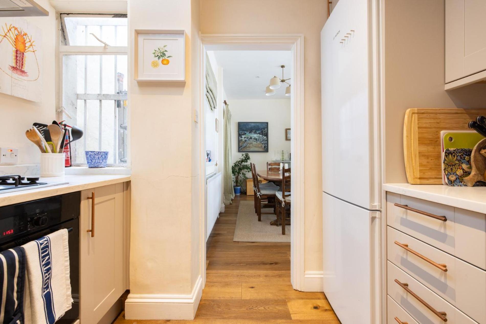 Traditional Treasure - 3 Bedroom By Hyde Park Apartment London