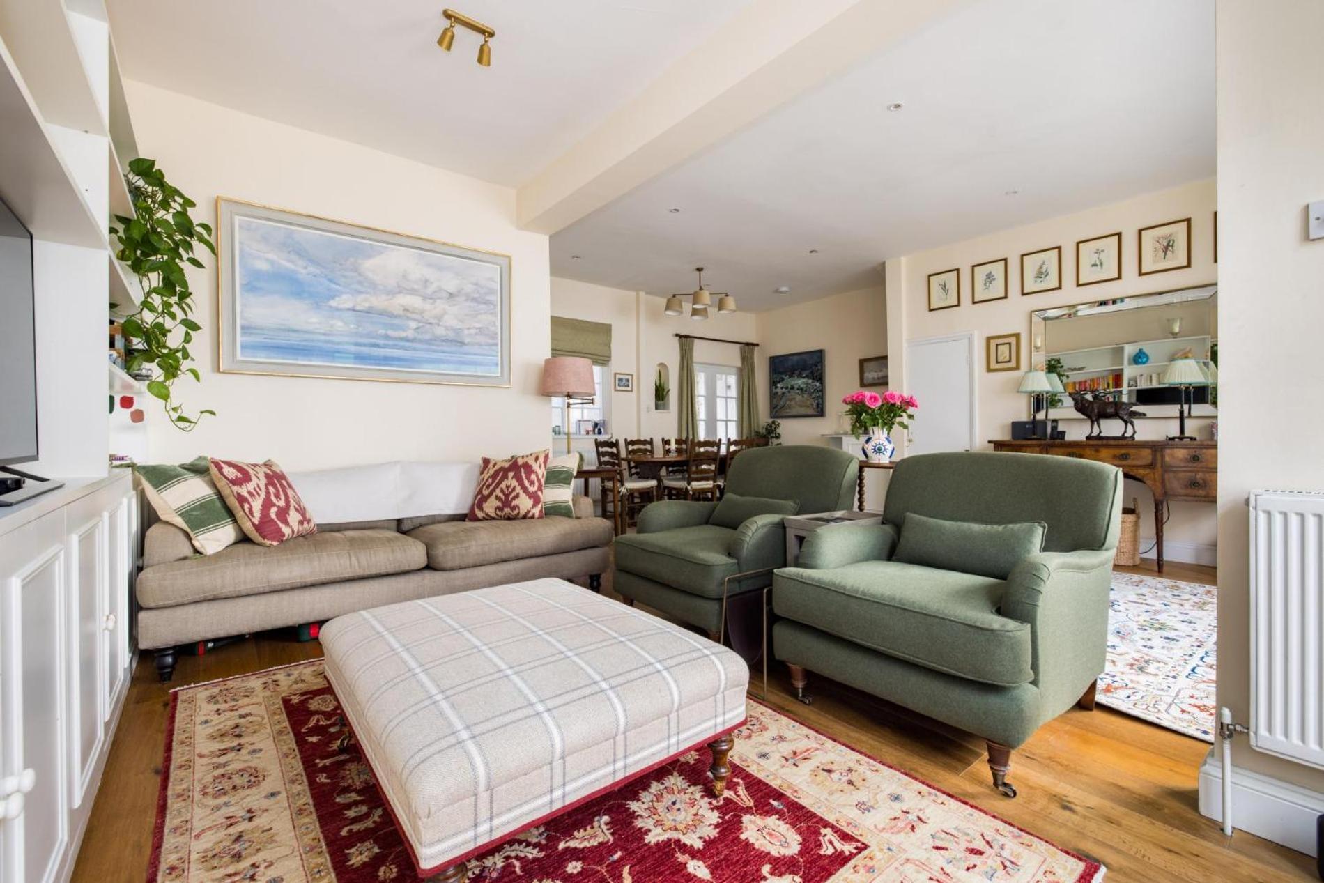 Traditional Treasure - 3 Bedroom By Hyde Park Apartment *