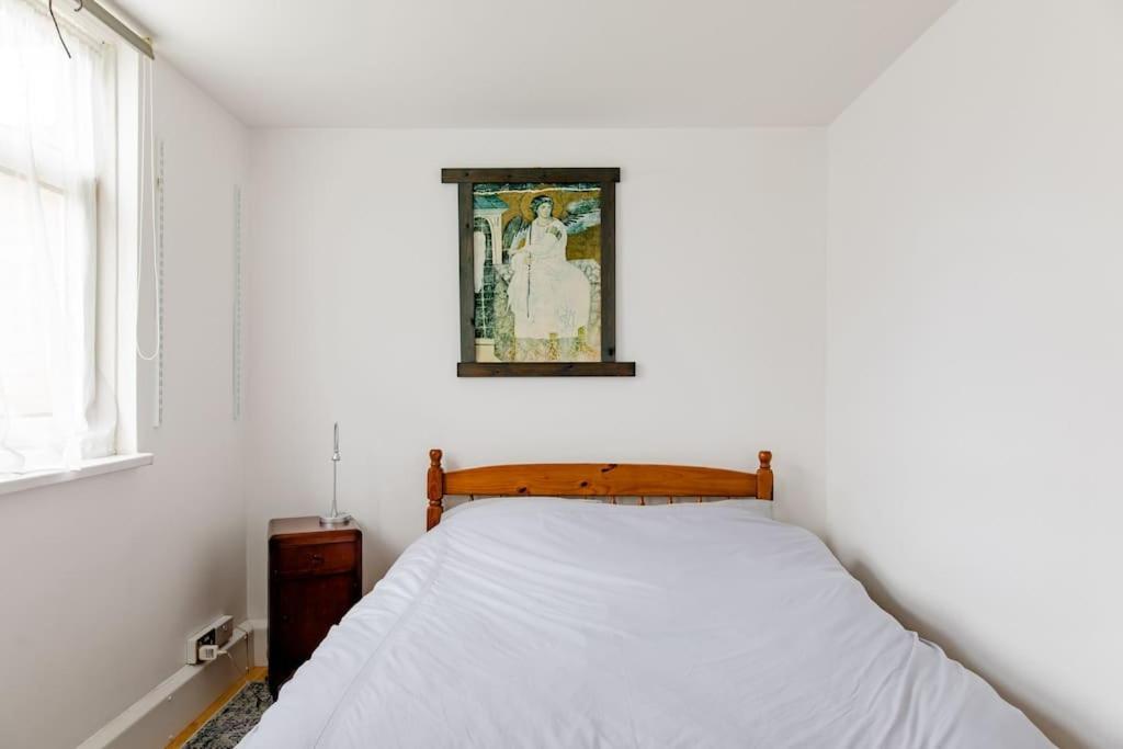 Bright & Spacious In Battersea, Appartement