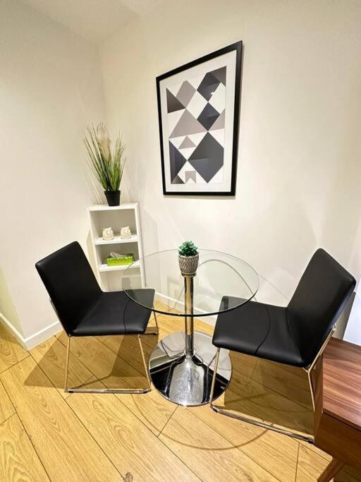 Apartment Piccadilly Living 1 Bedroom Flat In Vr11 London
