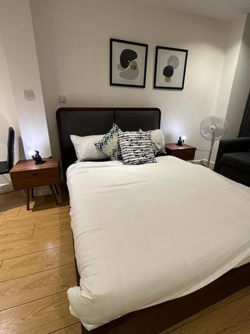 Apartment Piccadilly Living 1 Bedroom Flat In Vr11