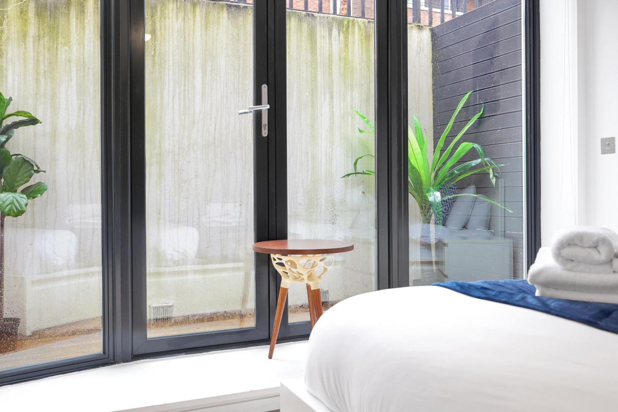 Holiday home Loft-style 3 Bed Short Term & Flexible Renting Hoxton With Free Wifi & Terrace ! *