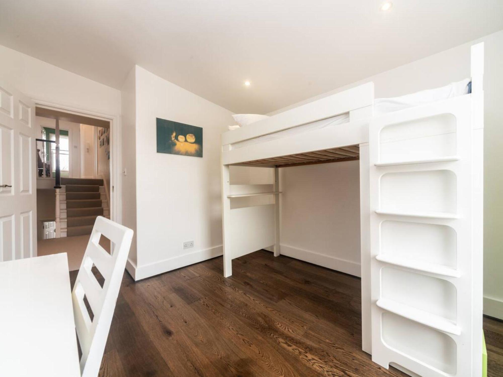 Pass The Keys Stylish 3-bed Duplex Near Notting Hill * London