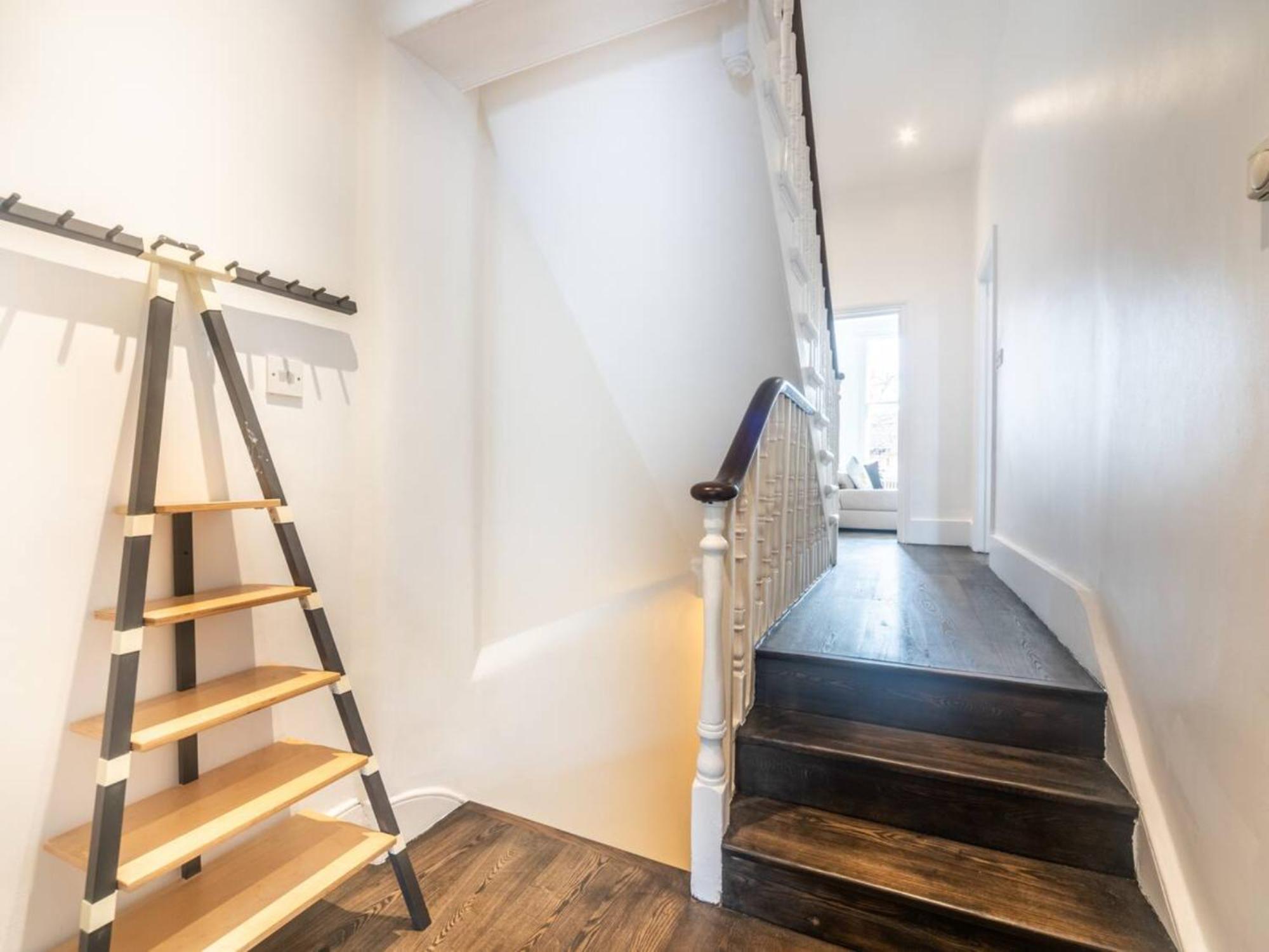 Pass The Keys Stylish 3-bed Duplex Near Notting Hill Apartment *